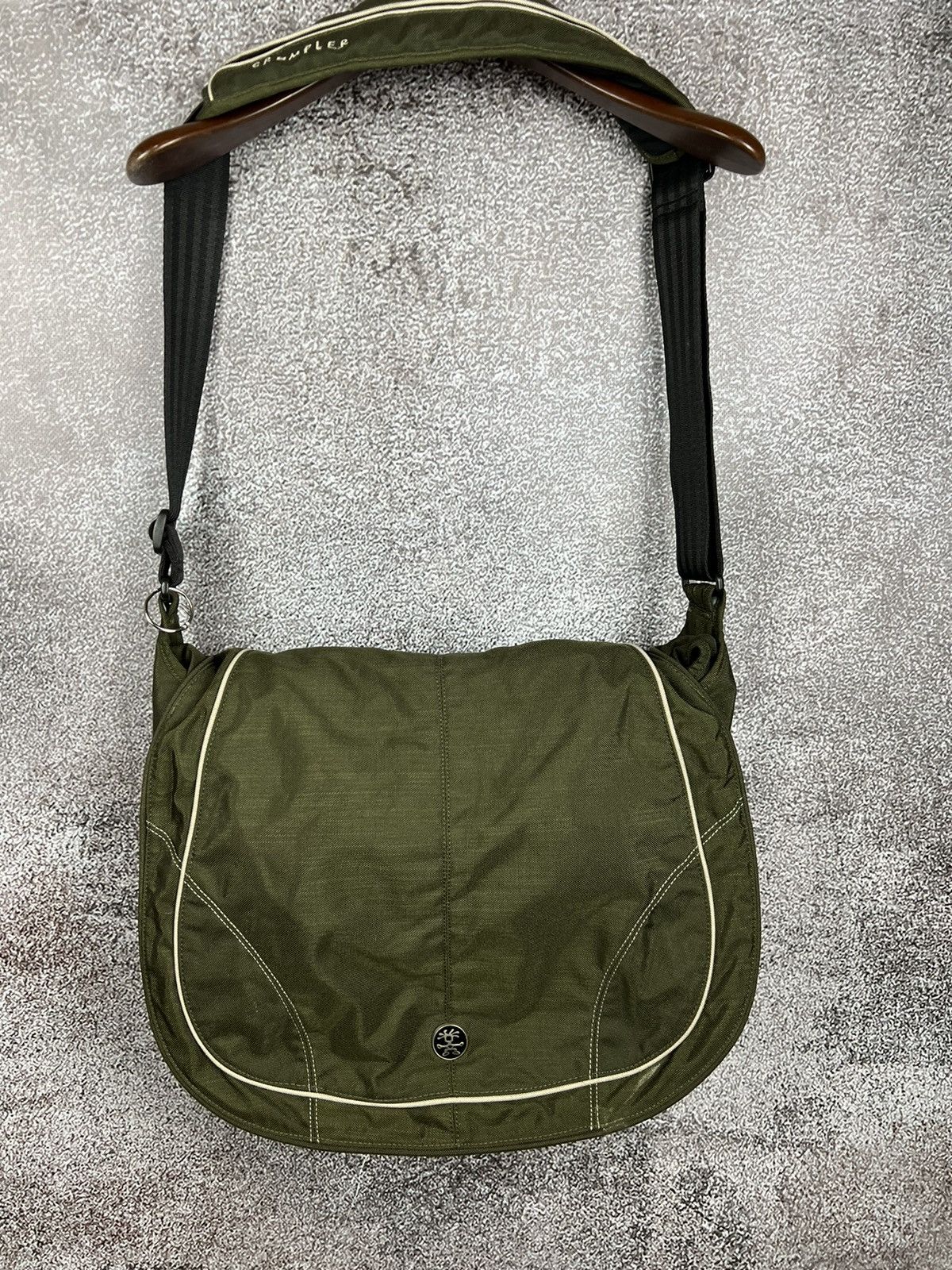 Crumpler Crumpler Clear Runway Laptop messenger multipocket bag olive Size ONE SIZE - 3 Thumbnail