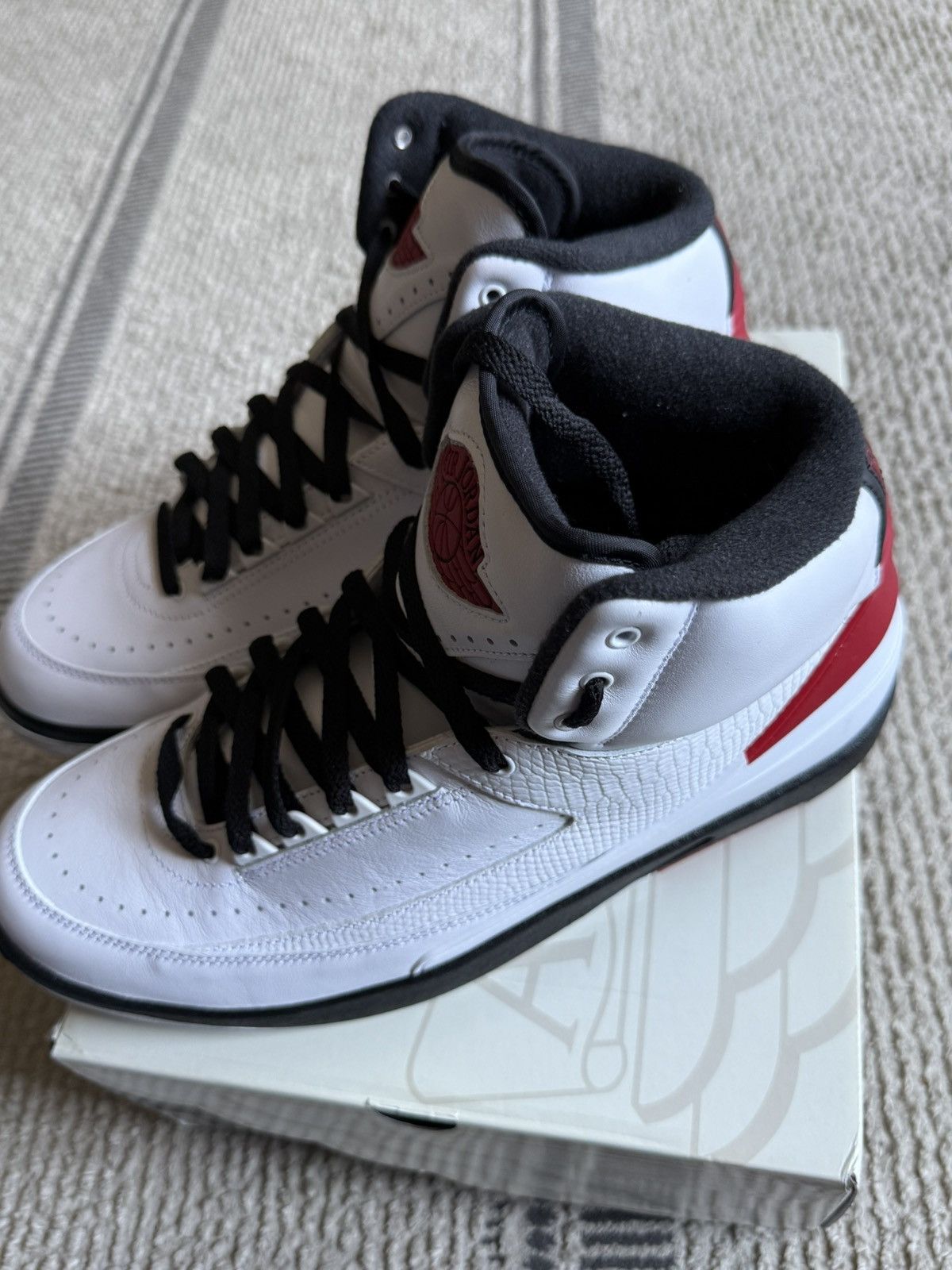 Jordan Brand Air jordan 2 chicago Size US 11.5 / EU 44-45 - 2 Thumbnail