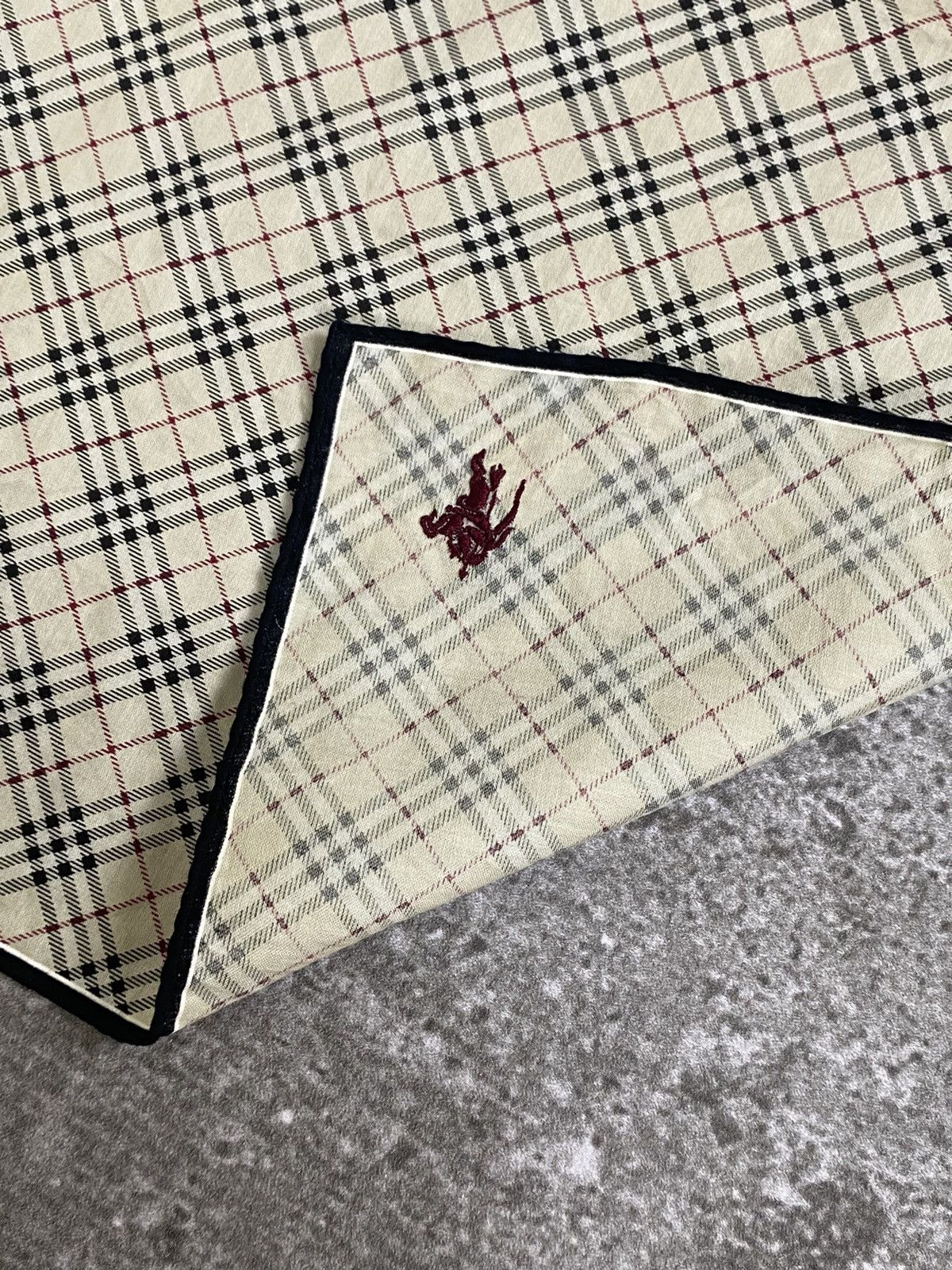 Burberry Burberrys Handkerchief / Bandana / Neckerchief Size ONE SIZE - 8 Thumbnail