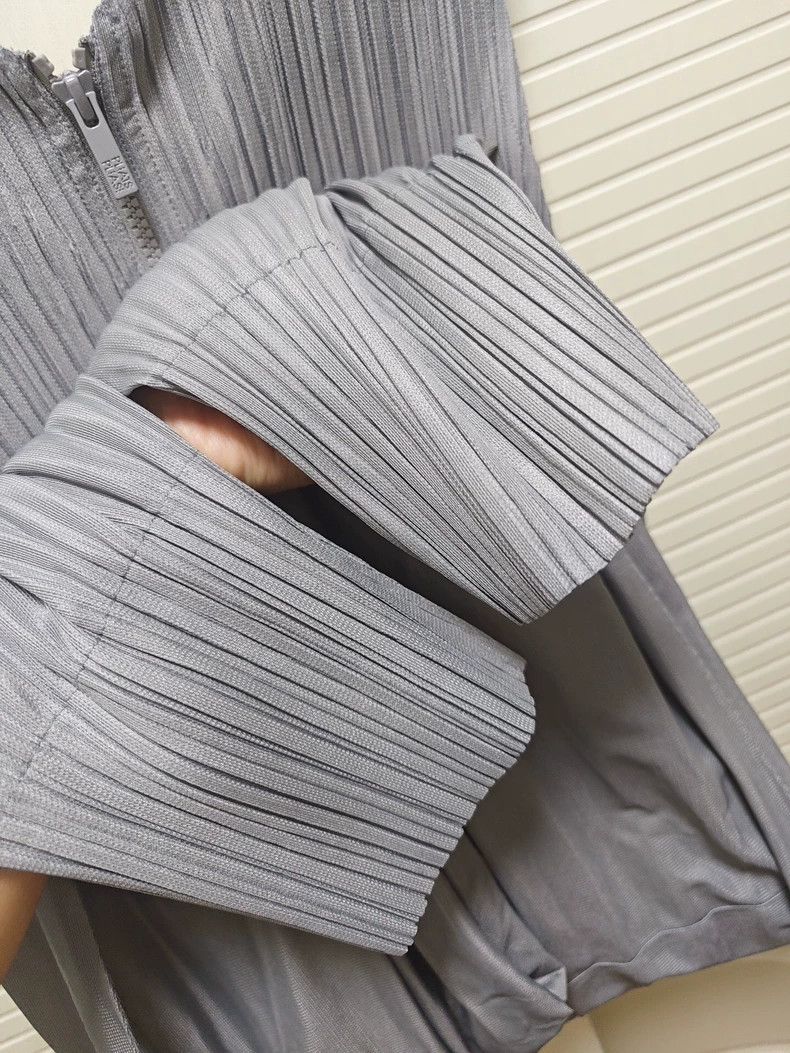 Issey Miyake Issey Miyake size:3 Light grey puff pants Size 42" / US 20 - 4 Thumbnail