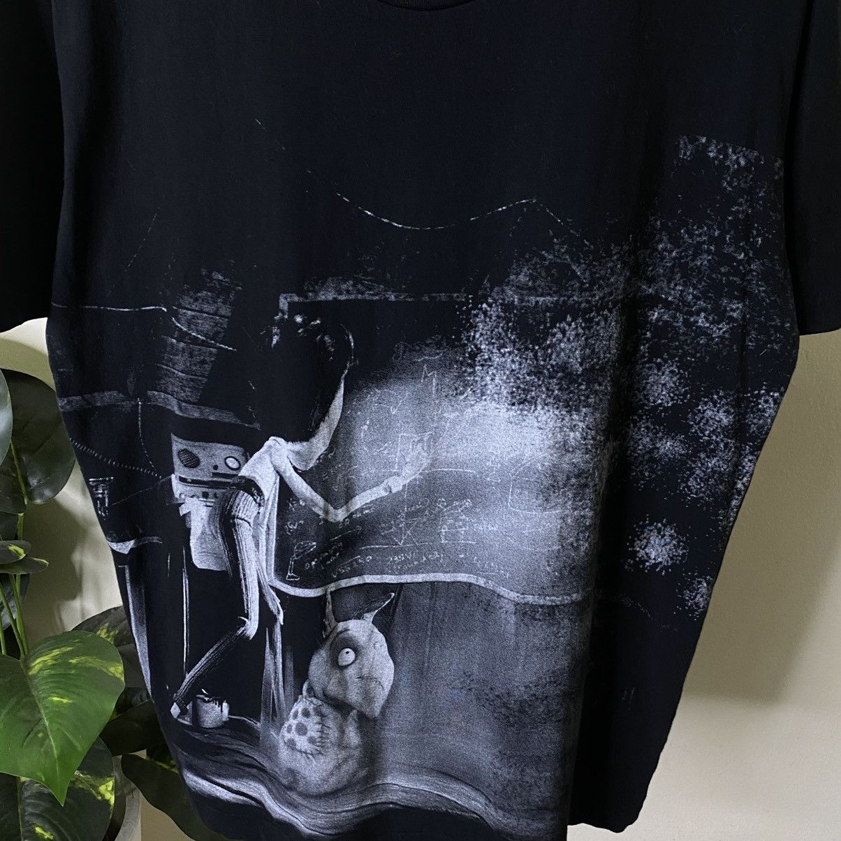 Uniqlo Uniqlo Frankenweenie Tim Burton Uniqlo Overprint T Shirt Size US XL / EU 56 / 4 - 2 Thumbnail