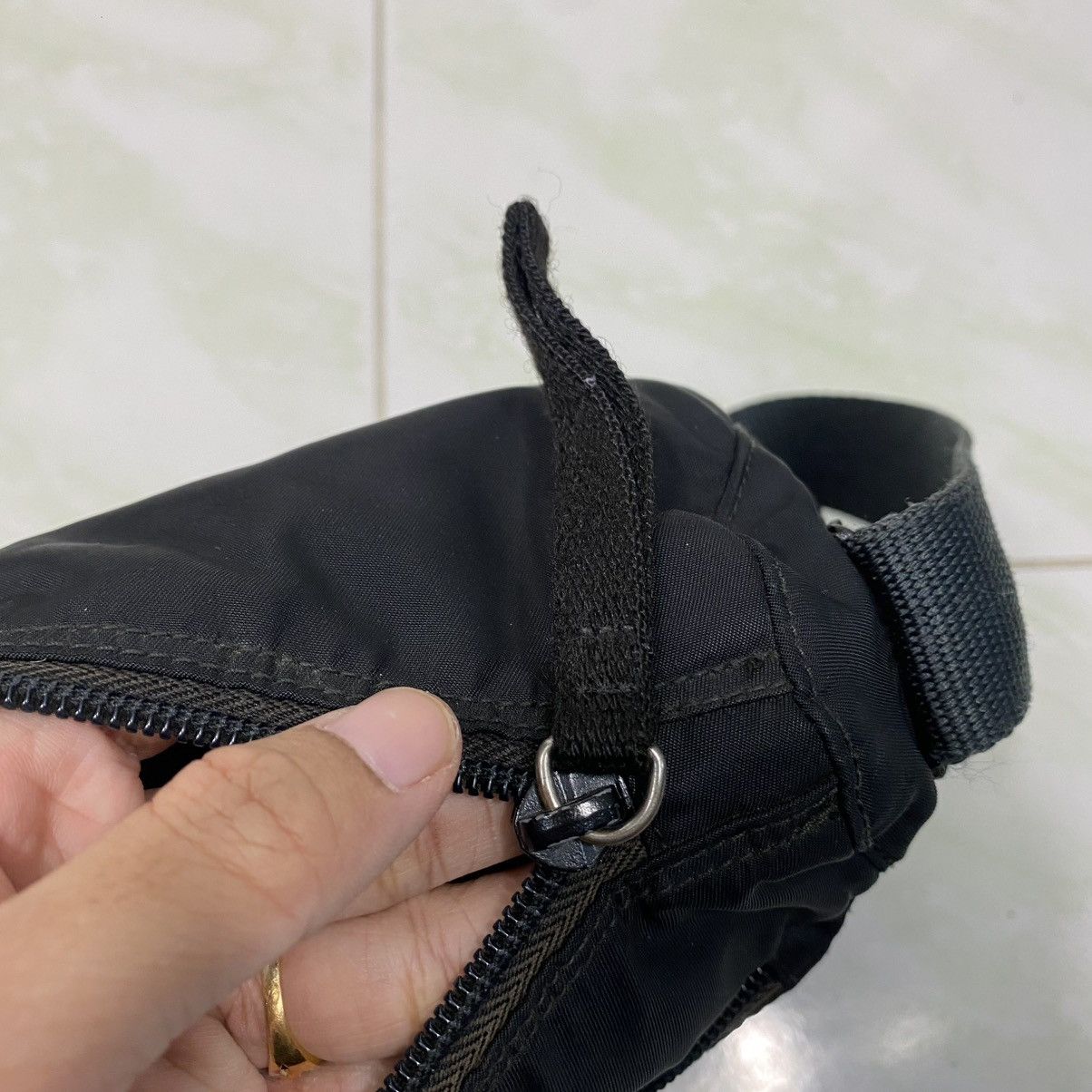 Prada 🔥VINTAGE SLING BAG PRADA MILANO Size ONE SIZE - 18 Thumbnail