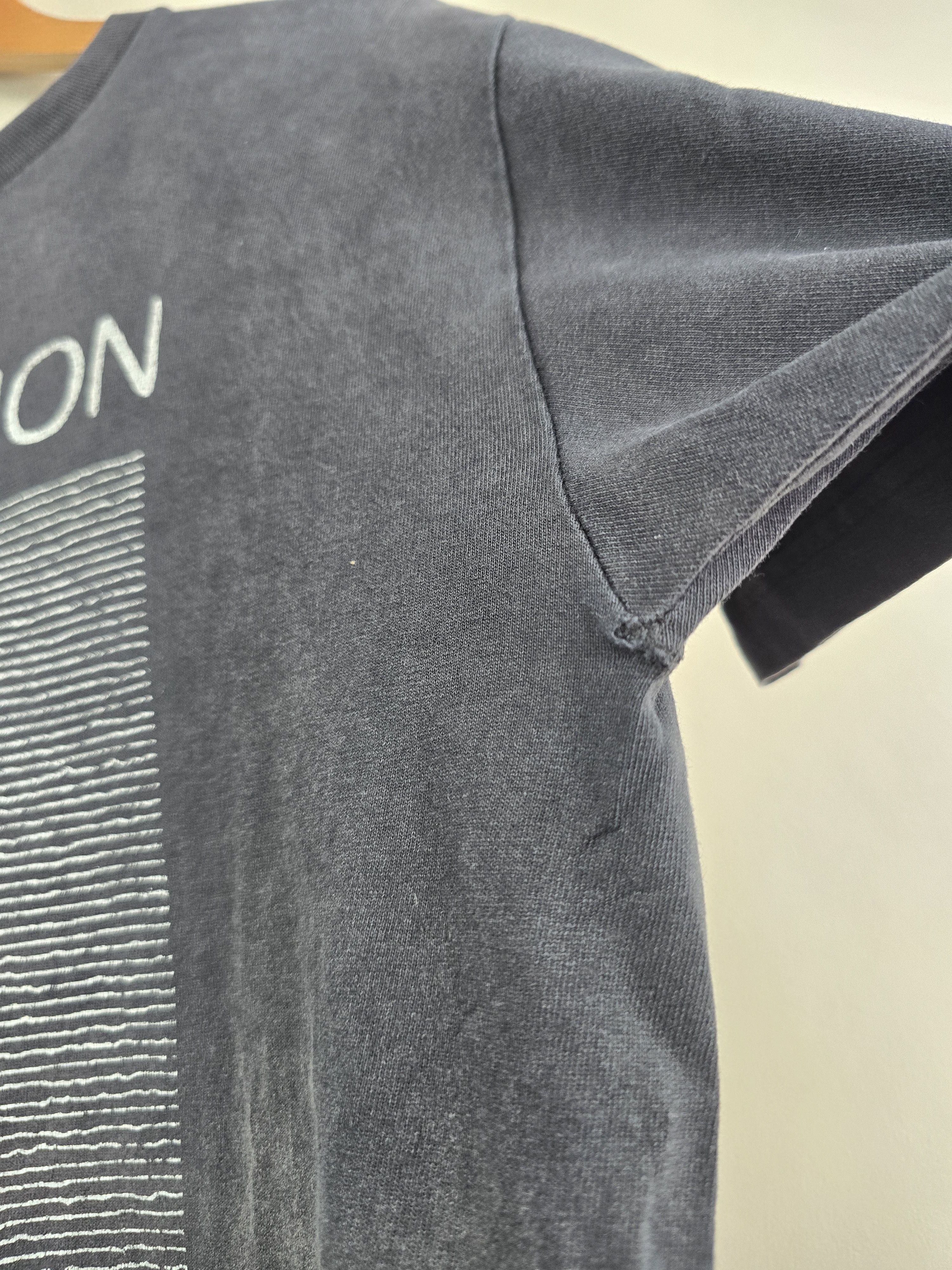 Band Tees × Joy Division × Vintage 90s Joy Division Unknown Pleasures M 20" 28.5" Size US M / EU 48-50 / 2 - 5 Thumbnail