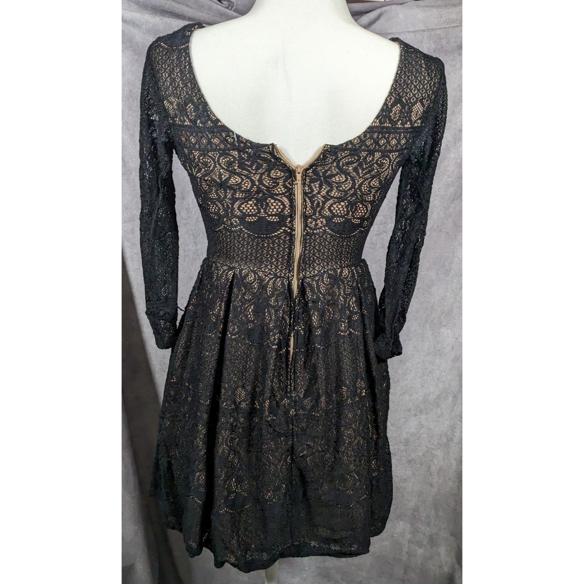 Other B Darlin Gothic Cream With Black Lace Overlay Knee Length Dr Size S / US 4 / IT 40 - 11 Thumbnail