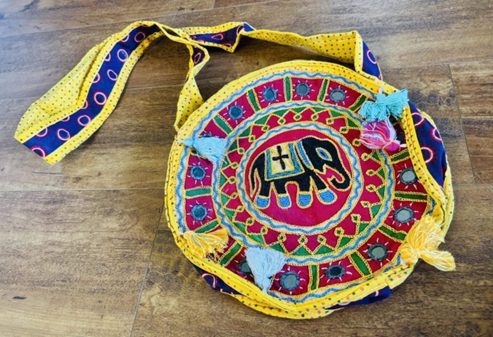 The Unbranded Brand Handmade Embroidered Elephant Round Shoulder Bag Size ONE SIZE - 1 Thumbnail