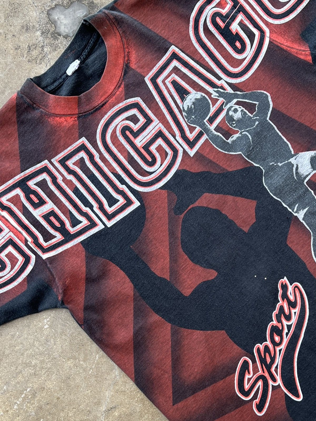 Vintage Vintage 90s Chicago Bulls Basketball Boot Shadow Tee XL Size US XL / EU 56 / 4 - 1 Thumbnail