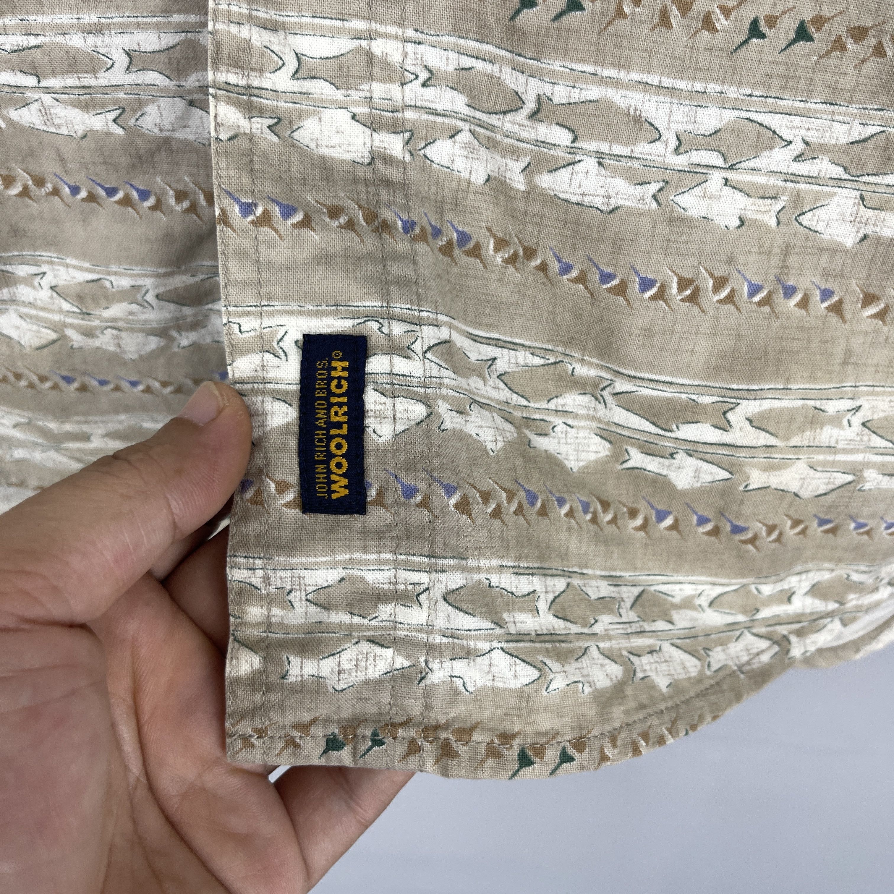 Woolrich Woolen Mills Vintage WOOLRICH Horizontal Fish Motive Printed Shirt Size US L / EU 52-54 / 3 - 4 Thumbnail