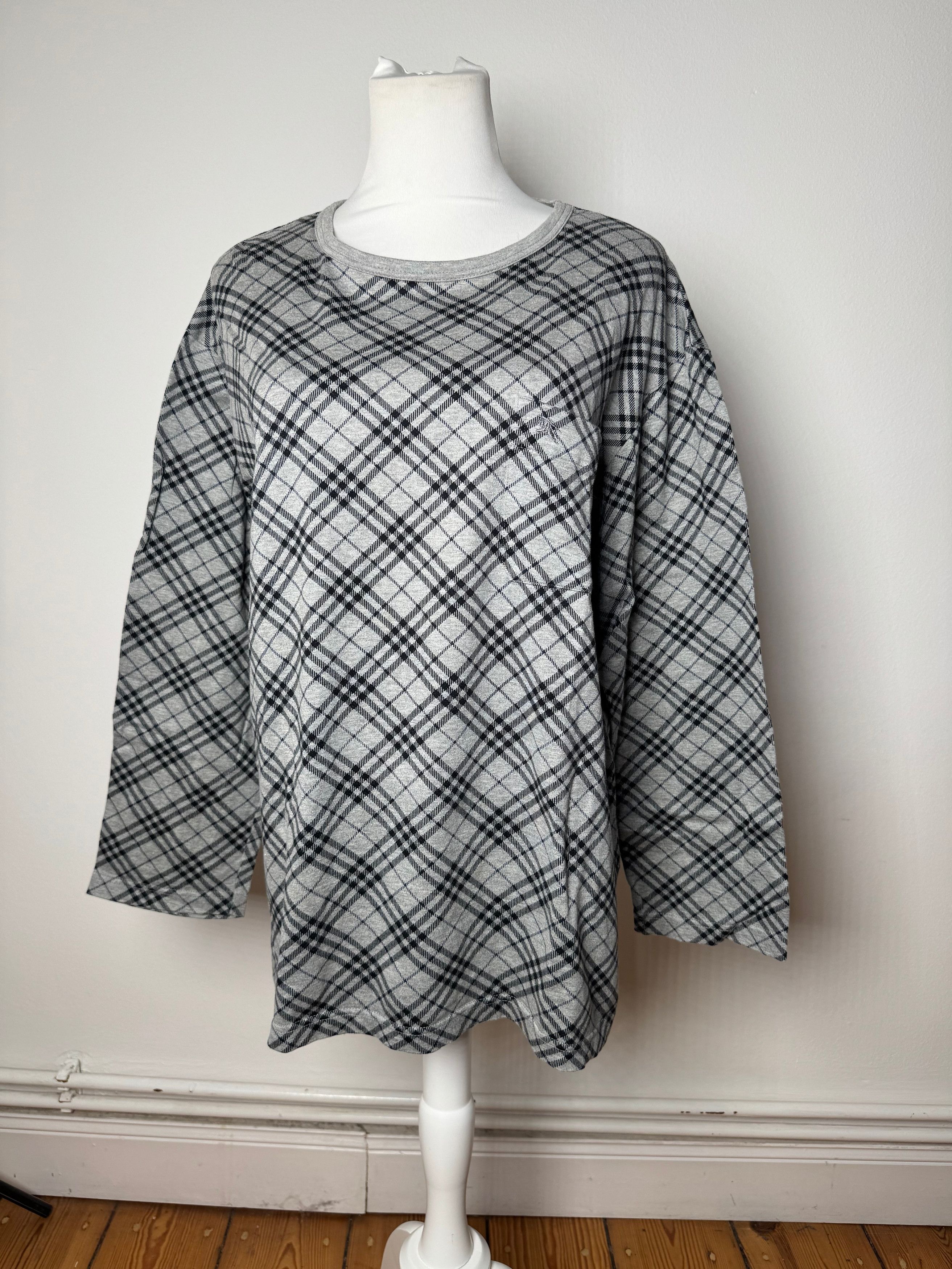 Burberry Vintage Checked Crewneck Sweater L Grey Black Size L / US 10 / IT 46 - 1 Thumbnail