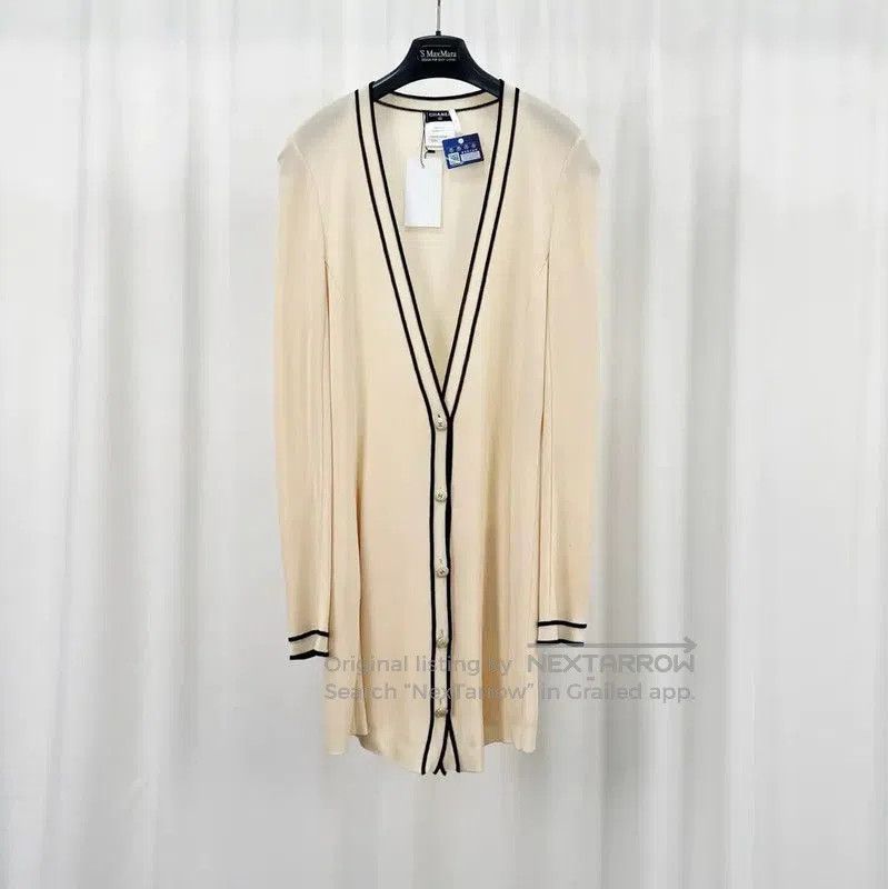 Chanel Chanel Beige Long Sleeve Knit Cardigan . Size S / US 4 / IT 40 - 1 Thumbnail