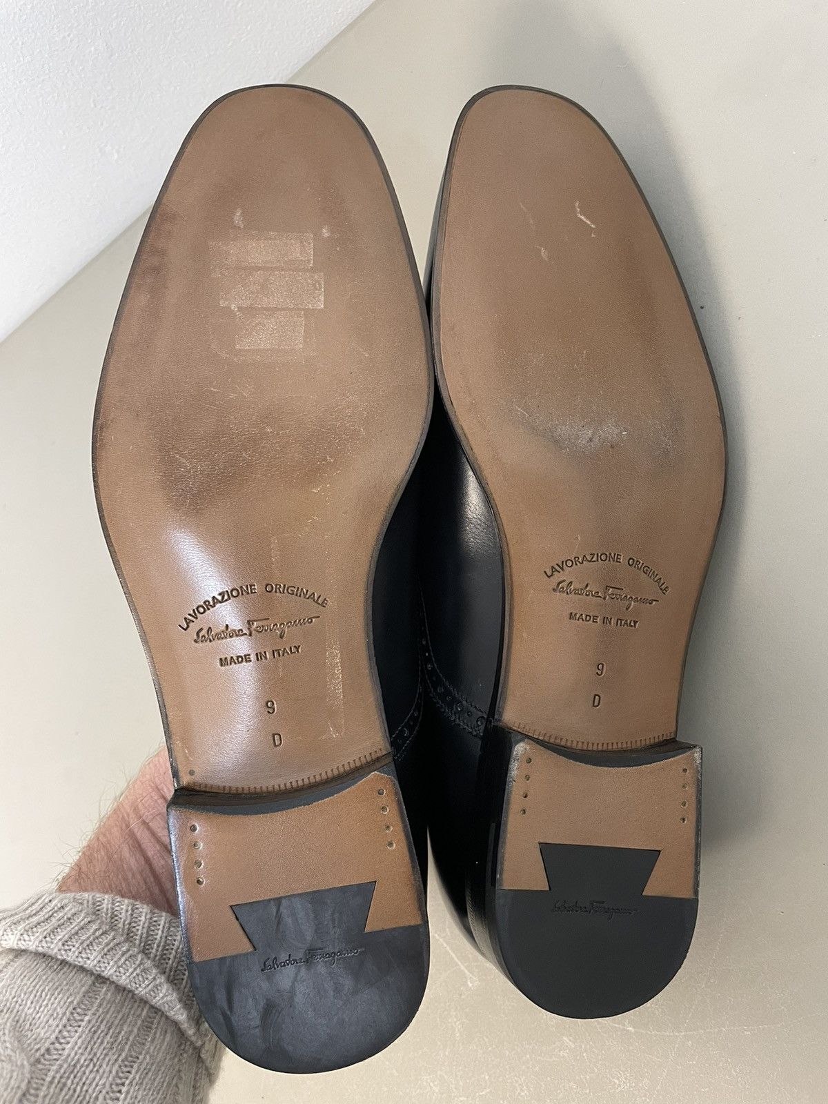 Salvatore Ferragamo Wingtip Loafer with Gancini Detail at Vamp Size US 9 / EU 42 - 8 Thumbnail