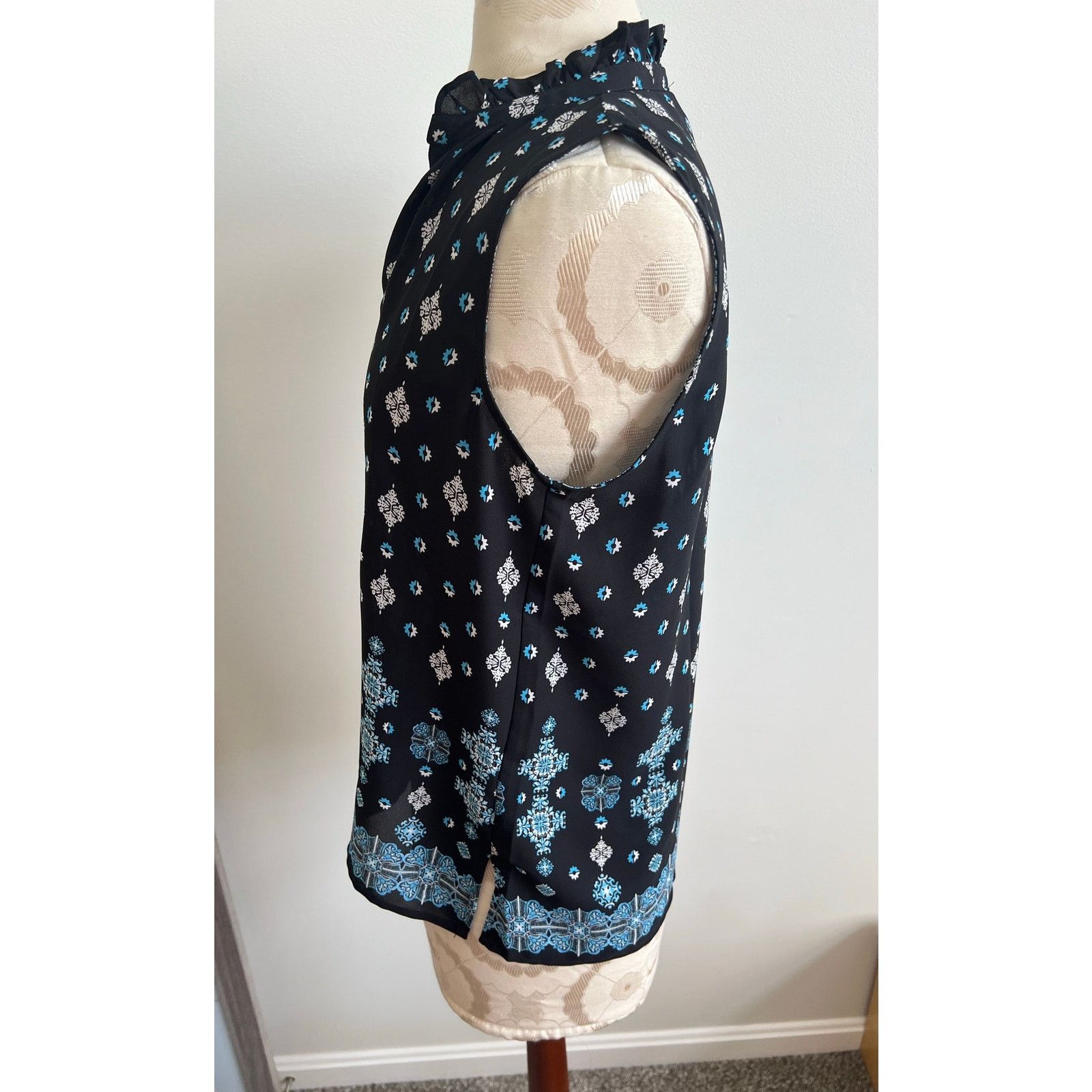 Ann Taylor Ann Taylor Womens Sheer Printed Sleeveless Blouse Petite XS Size XS / US 0-2 / IT 36-38 - 3 Thumbnail