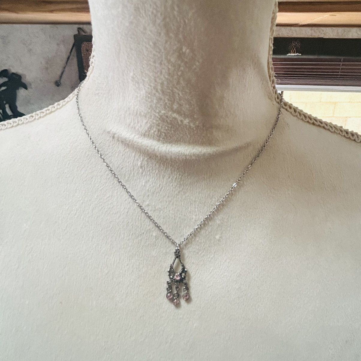Handmade Handcrafted repurpose pink stone chandelier pendant necklace Size ONE SIZE - 2 Thumbnail