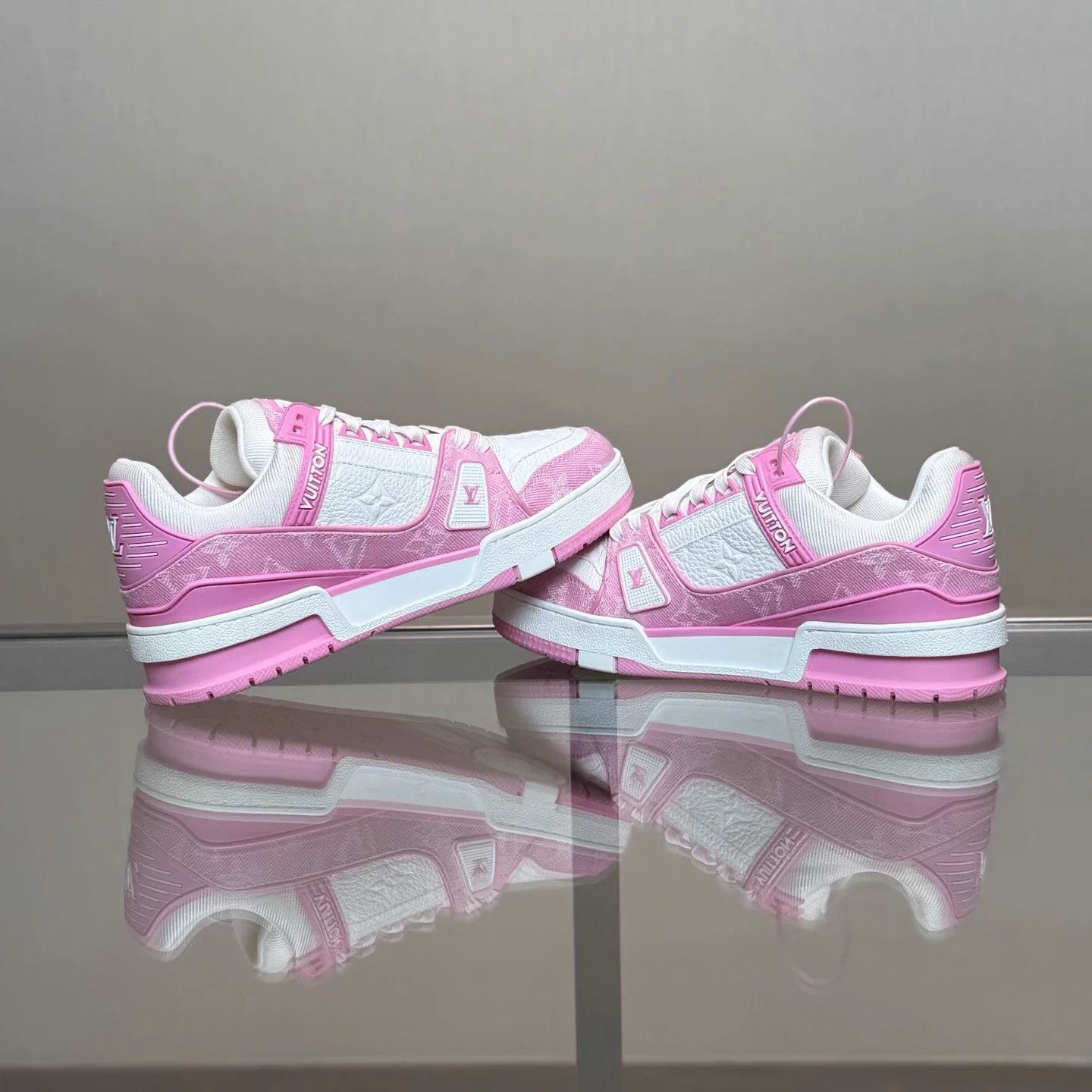 Louis Vuitton LV Trainer 25 White Pink Denim Sneakers EUR 36.5 99 Size US 5.5 / IT 35.5 - 6 Thumbnail