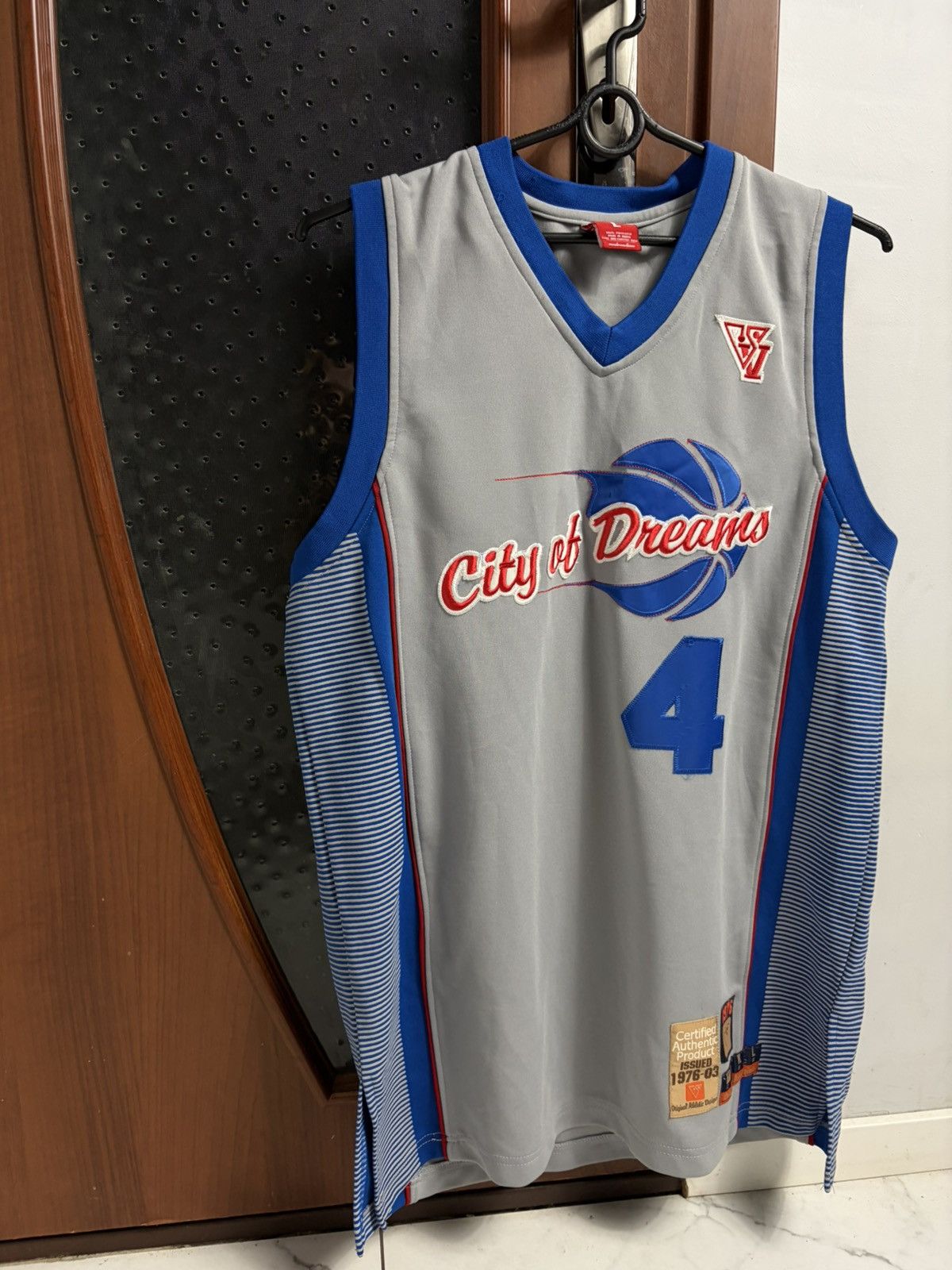 Vintage Vintage Style City of Dreams #4 Basketball Jersey Streetwear Size US L / EU 52-54 / 3 - 3 Thumbnail