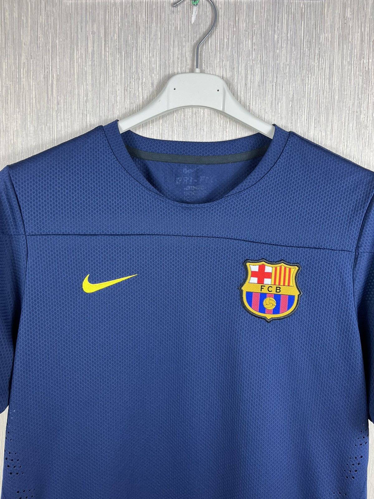 Nike Vintage Nike Barcelona y2k soccer jersey t-shirt navy tee Size US L / EU 52-54 / 3 - 5 Thumbnail