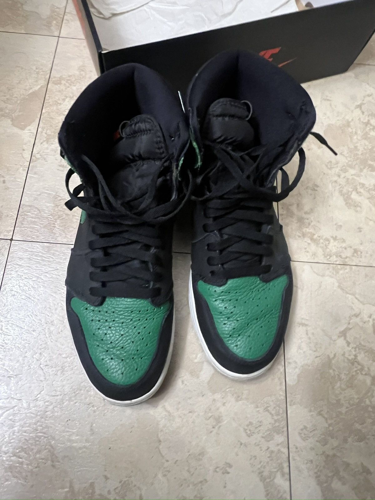 Jordan Brand Air jordan 1 high pine green 2.0 Size US 10.5 / EU 43-44 - 2 Thumbnail