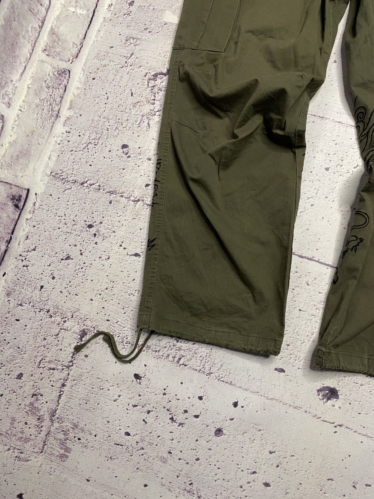 Ed Hardy Ed Hardy X Urban Outfitters Japanese Cargo Dragon Pants Size US 30 / EU 46 - 10 Thumbnail
