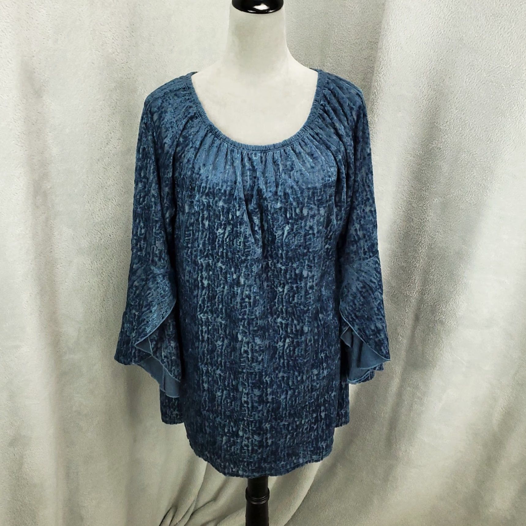 Vintage Calessa Sweater Womens Large Blue Velvet Bell Sleeve Top Boho Long Sleeve Scoop Neck Pullover Casual Party/Cocktail Size L / US 10 / IT 46 - 2 Thumbnail