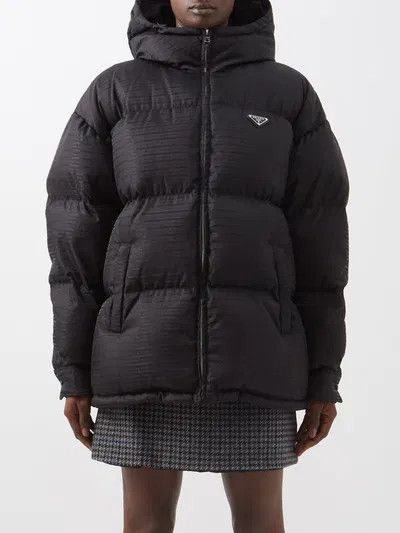 Prada o1mt1gz0925 Logo-Jacquard Hooded Re-Nylon Down Jacket Black Size S / US 4 / IT 40 - 2 Thumbnail