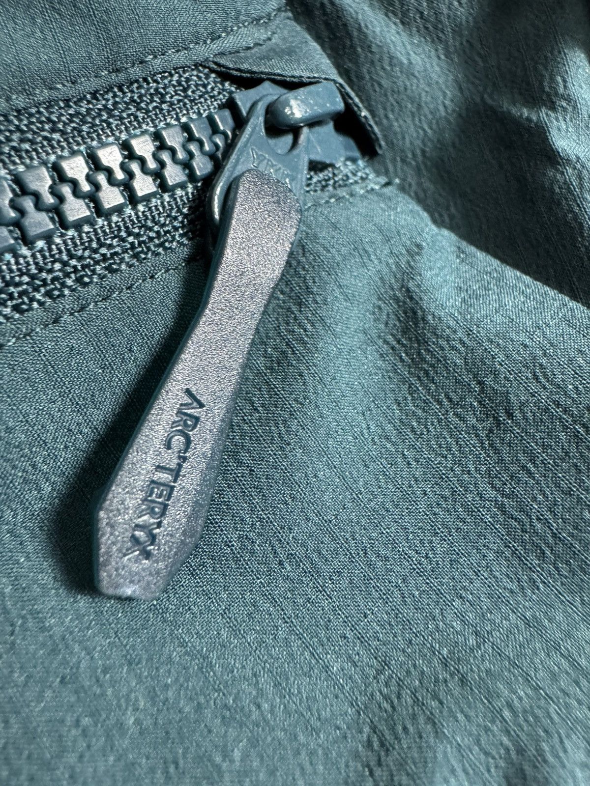 Arc'teryx Arc’teryx Men’s Light Jacket Outdoor Size L Size US L / EU 52-54 / 3 - 6 Thumbnail