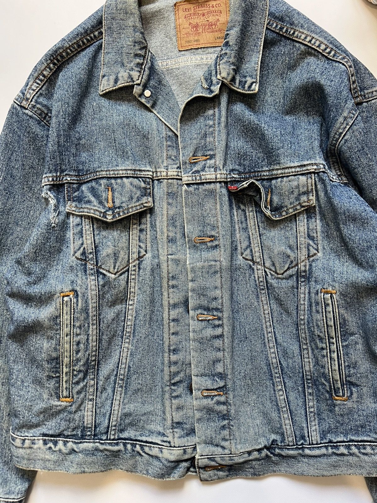 Levi's Vintage Clothing Vintage 90s Levis Denim Jacket Distressed Blue Size US L / EU 52-54 / 3 - 2 Thumbnail
