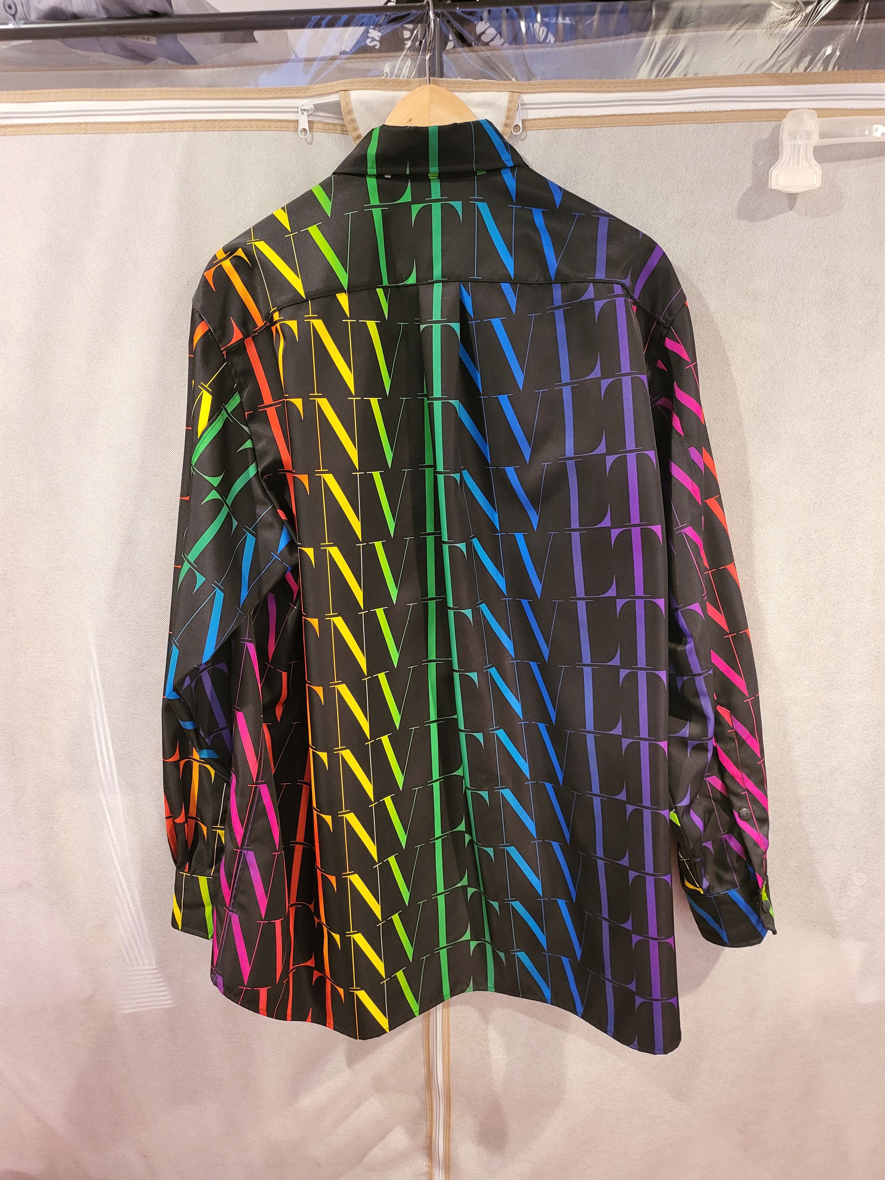 Valentino Oversized "VLTN" Multi Logo Print Overshirt Size US S / EU 44-46 / 1 - 6 Thumbnail