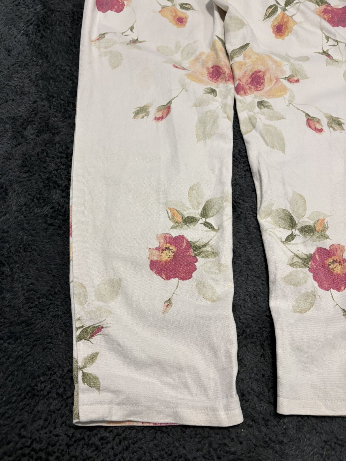 Roberto Cavalli Vintage Roberto Cavalli Flowers Rare Jeans Size 30" / US 8 / IT 44 - 8 Thumbnail