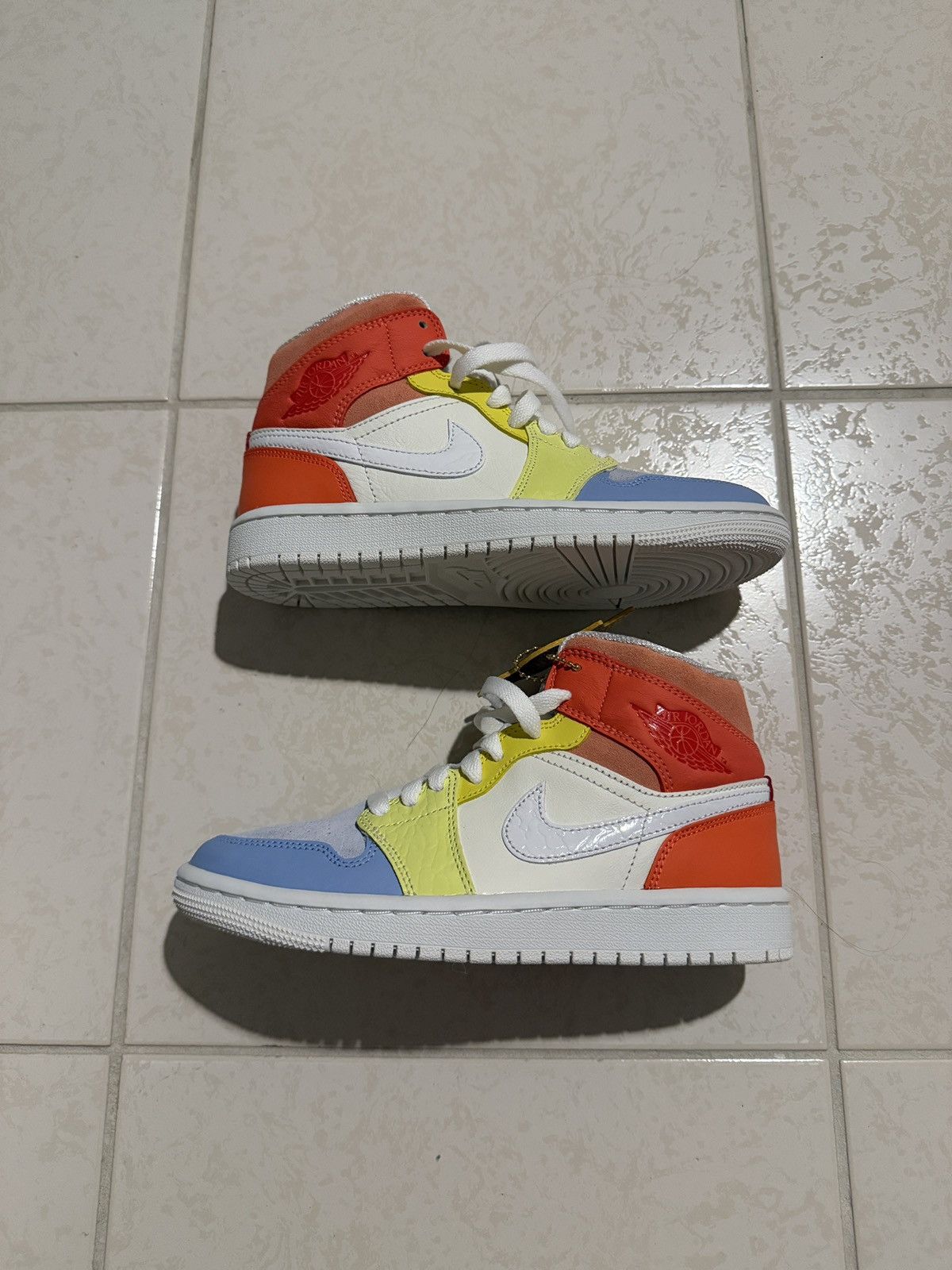 Nike nike womens air jordan 1 mids to my first coach Size US 5 / IT 35 - 1 Thumbnail