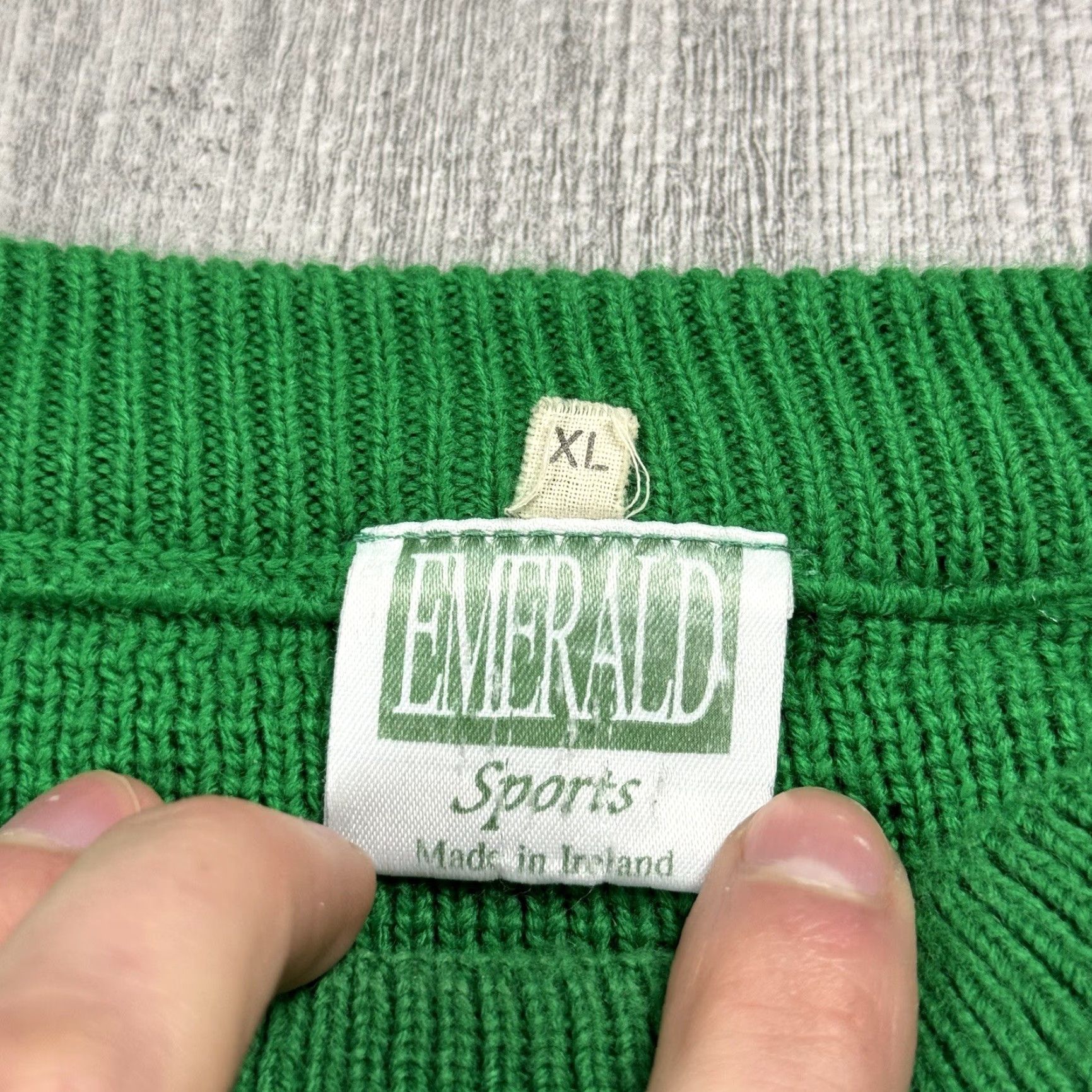 Vintage VINTAGE Emerald Sports Irish Shamrock Sweater Crew Neck Long Sleeve Knit XL Green Navy Sports Mens Size US XL / EU 56 / 4 - 4 Thumbnail