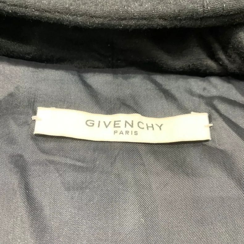Givenchy Givenchy Size 52Black Leather Sleeve with Letter Logo on Ba Size US XL / EU 56 / 4 - 6 Thumbnail