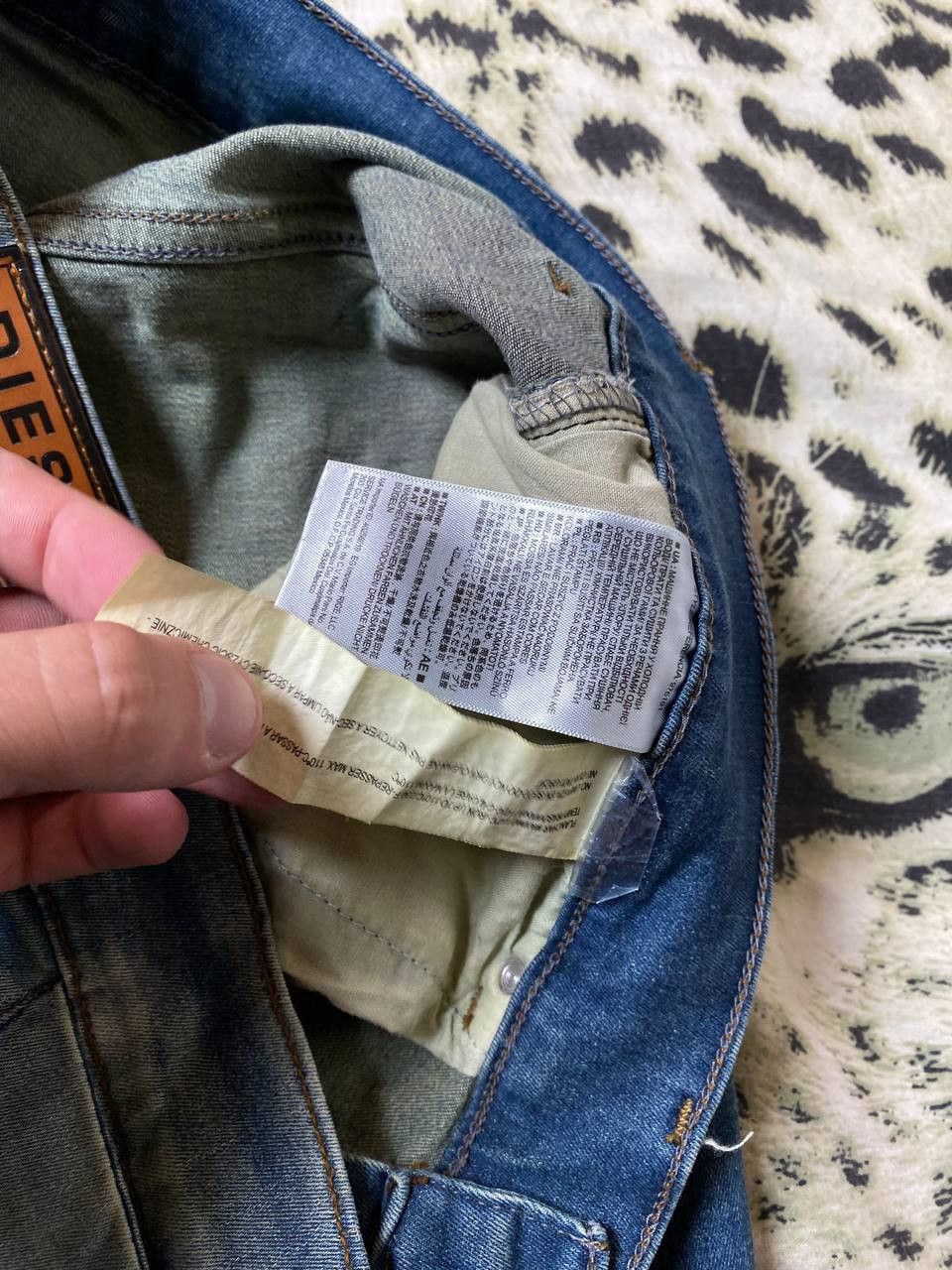 Diesel × Vintage Diesel Vintage Distressed Denim Jeans Y2K Size US 34 / EU 50 - 3 Thumbnail
