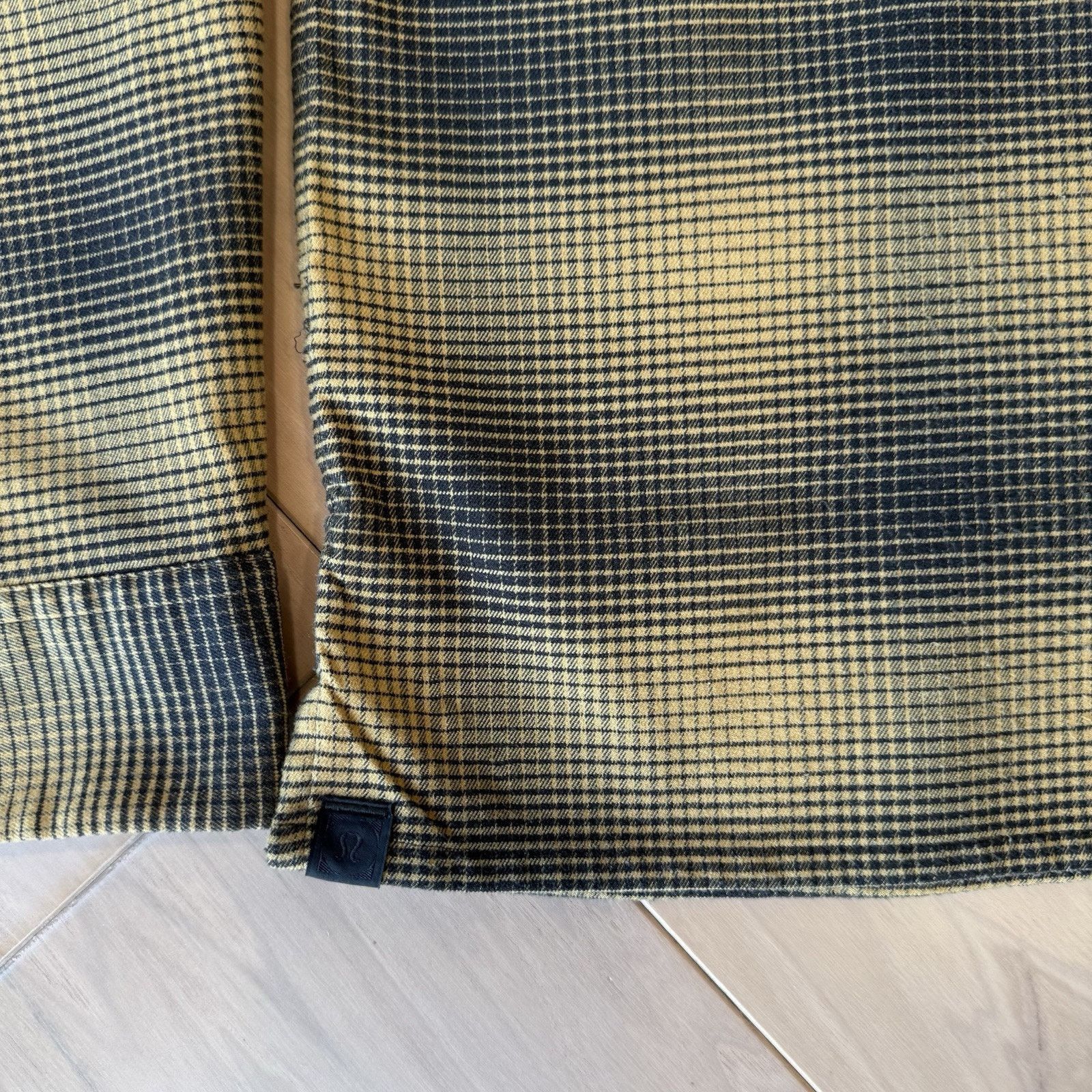 Lululemon Lululemon Mason Peak Flannel L Yellow Black Casual Button Size US L / EU 52-54 / 3 - 8 Thumbnail
