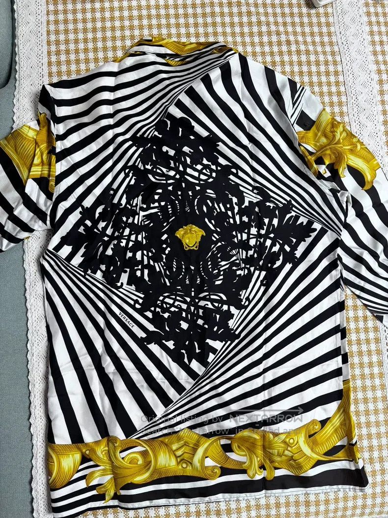 Versace Versace Black and white striped gold leaf shirt Size US XL / EU 56 / 4 - 6 Thumbnail