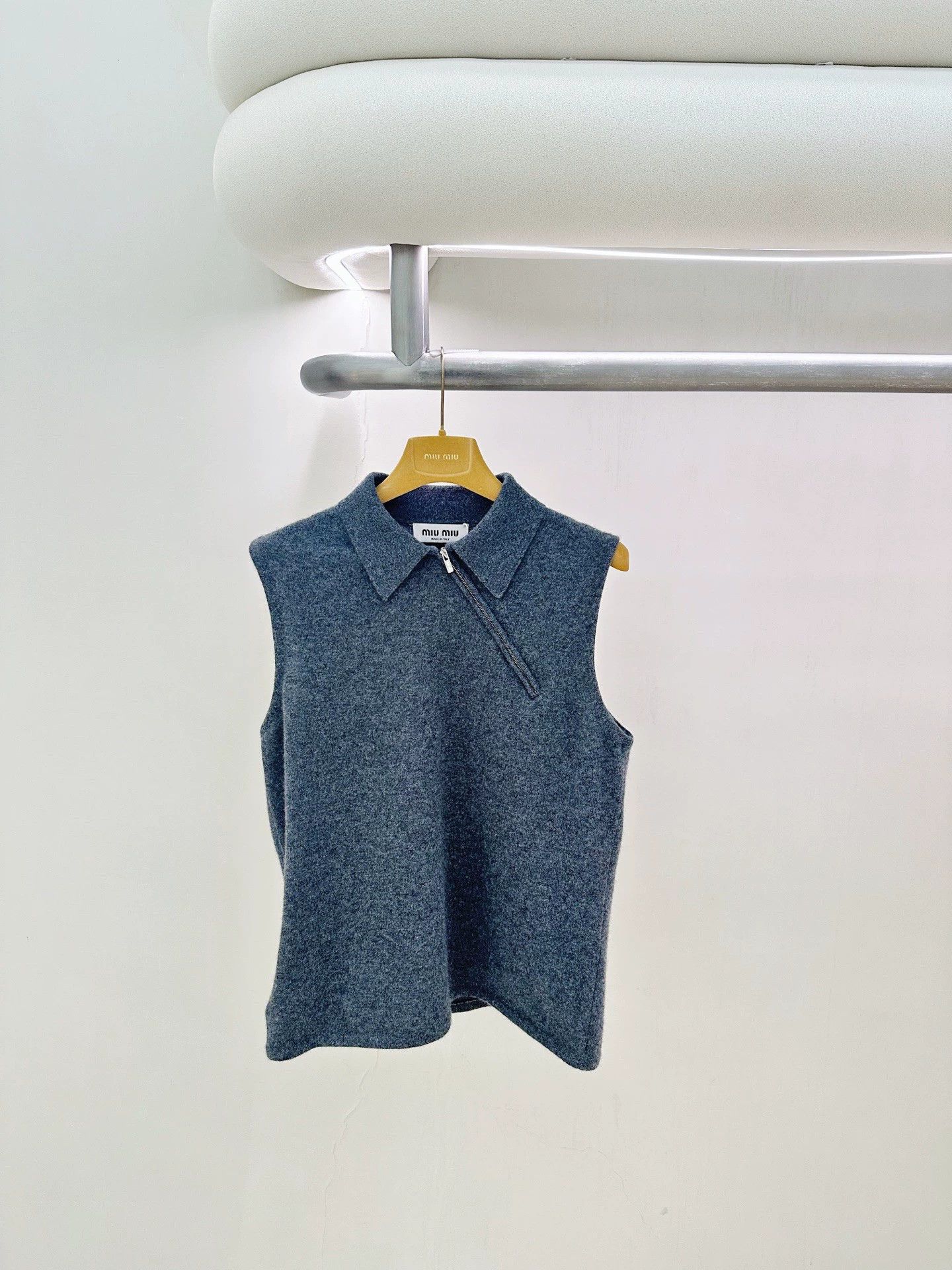 Miu Miu MIU MIU 99 New Gray Cashmere Vest 46 Left Shoulder Loose Size L / US 10 / IT 46 - 1 Thumbnail