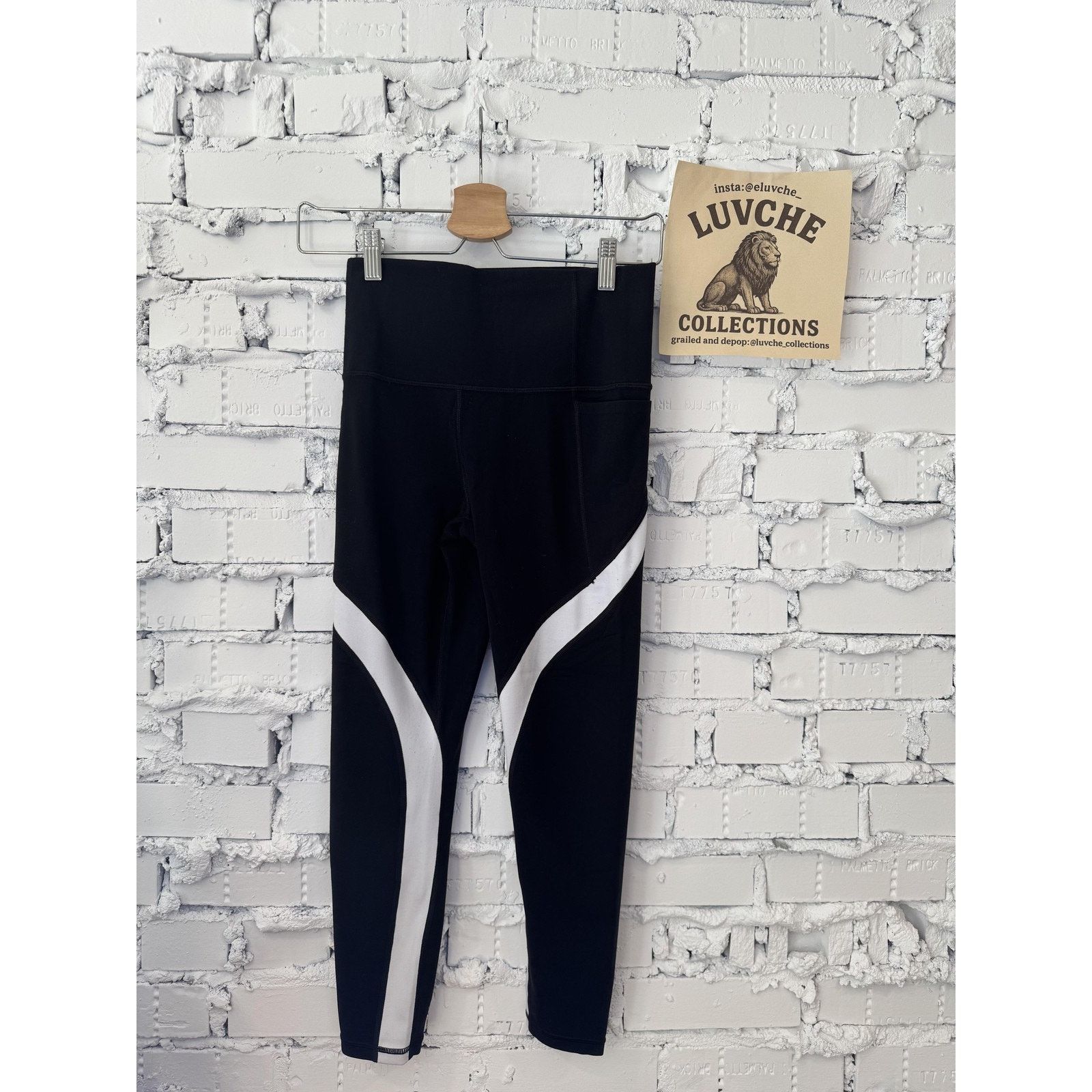 Athleta Athleta Womens XS Salutation Stash Pocket 7/8 Tight Leggings Size 26" / US 2 / IT 38 - 1 Thumbnail