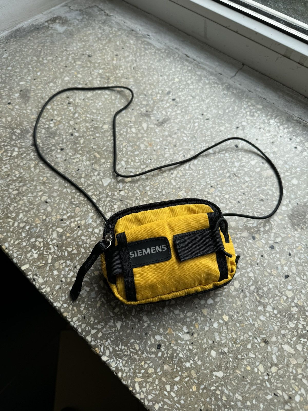 Vintage Vintage Siemens mini yellow phone bag Size ONE SIZE - 1 Thumbnail