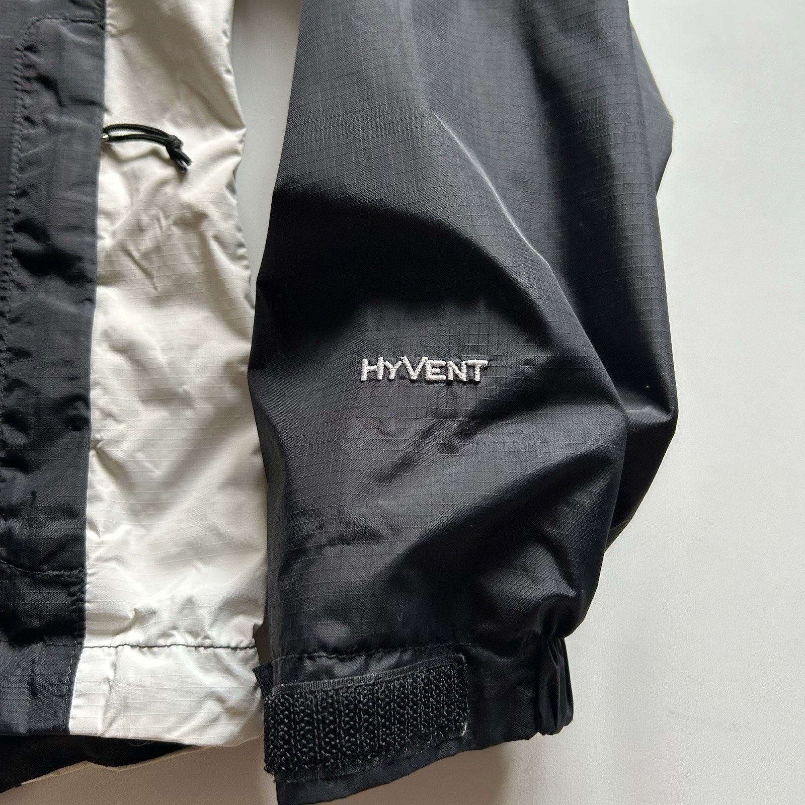 The North Face × Vintage The North Face Rain Jacket Women's Small Black Hyvent Rare Size S / US 4 / IT 40 - 10 Thumbnail