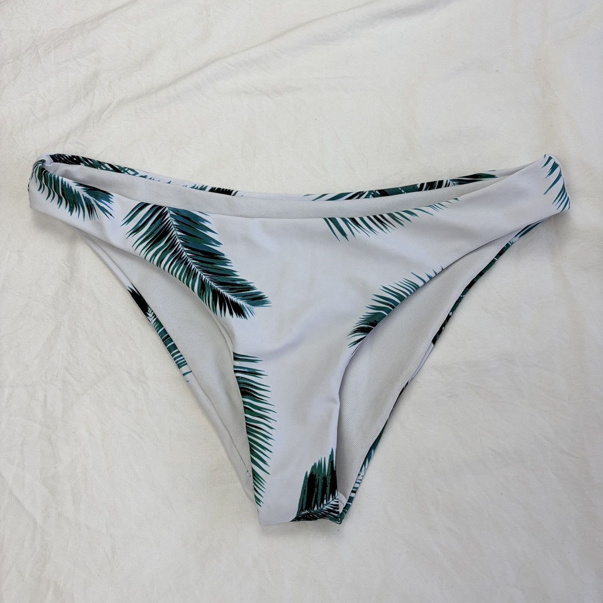 Shein SHEIN white palm leaf bikini bottom Size 26" / US 2 / IT 38 - 1 Thumbnail