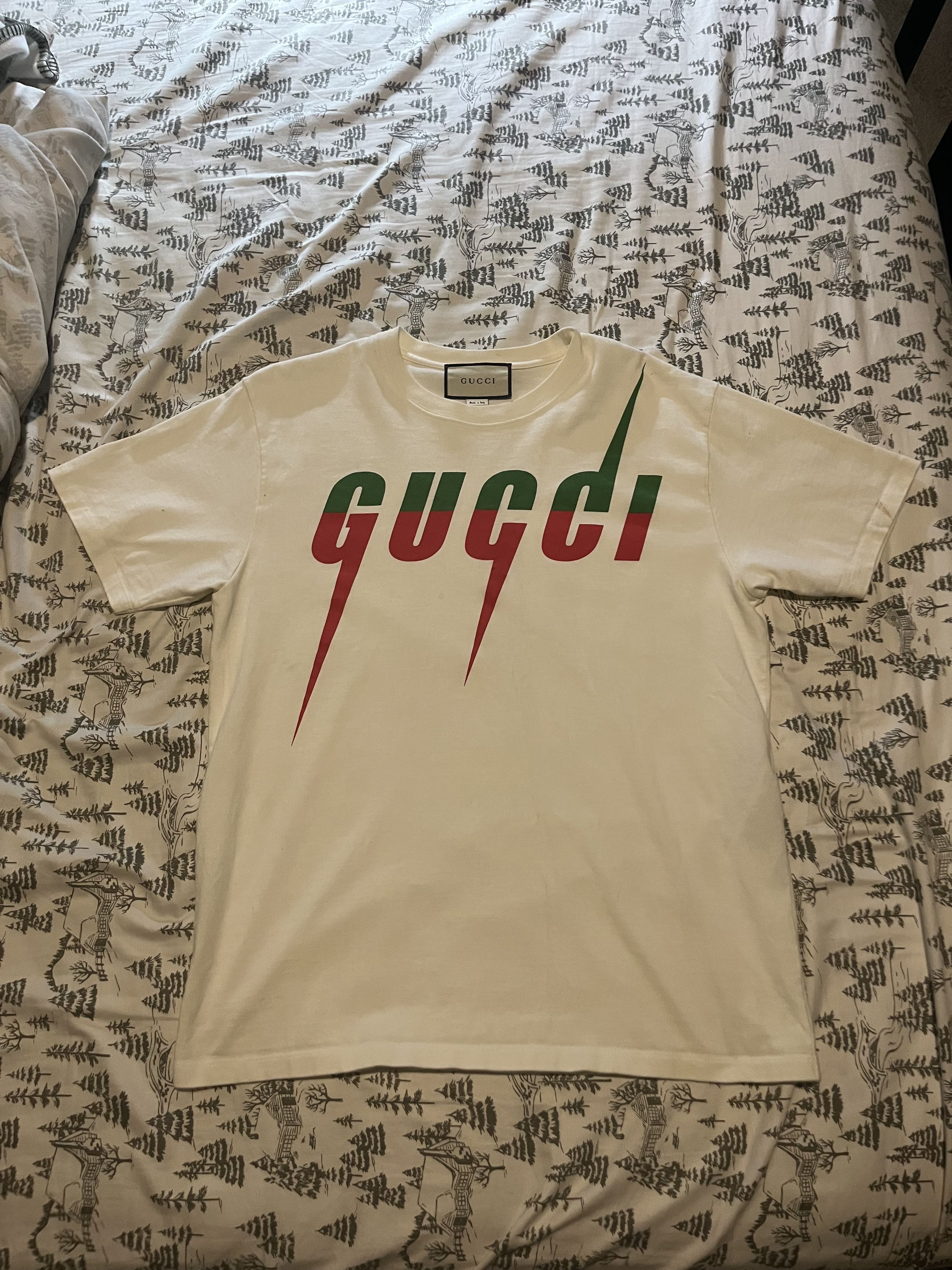 Gucci This is a white Gucci Blade print cotton jersey T-shirt. Size US M / EU 48-50 / 2 - 1 Thumbnail