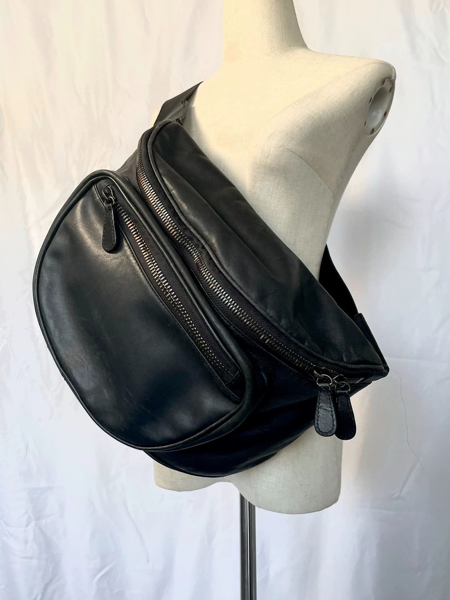 Other MMM Oversized Cowhide HM Collab Fanny Pack Free Size ONE SIZE - 2 Thumbnail