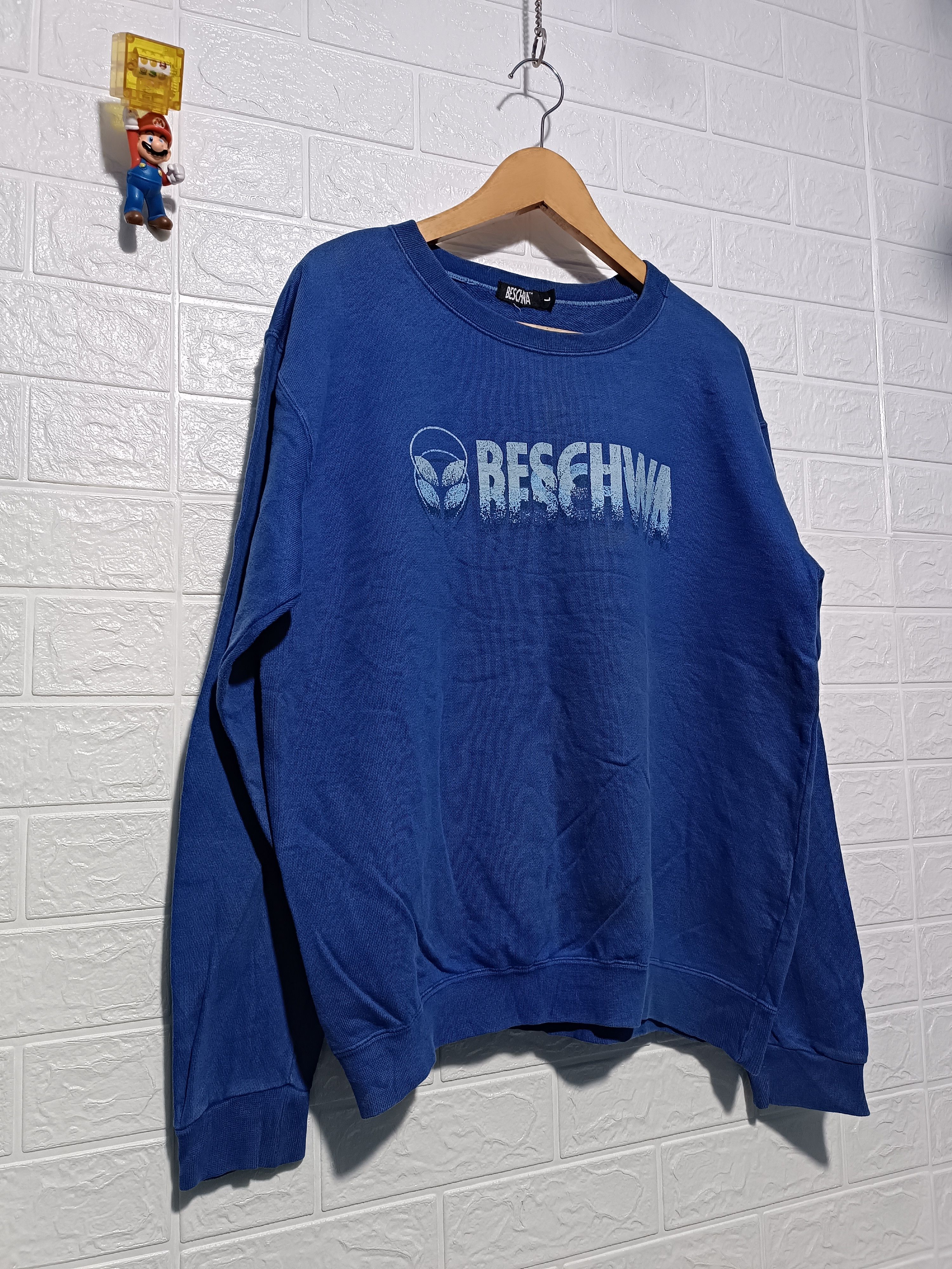 Vintage Vintage Beschwa Alien Skateboard Sweatshirt Crewneck Size US L / EU 52-54 / 3 - 4 Thumbnail