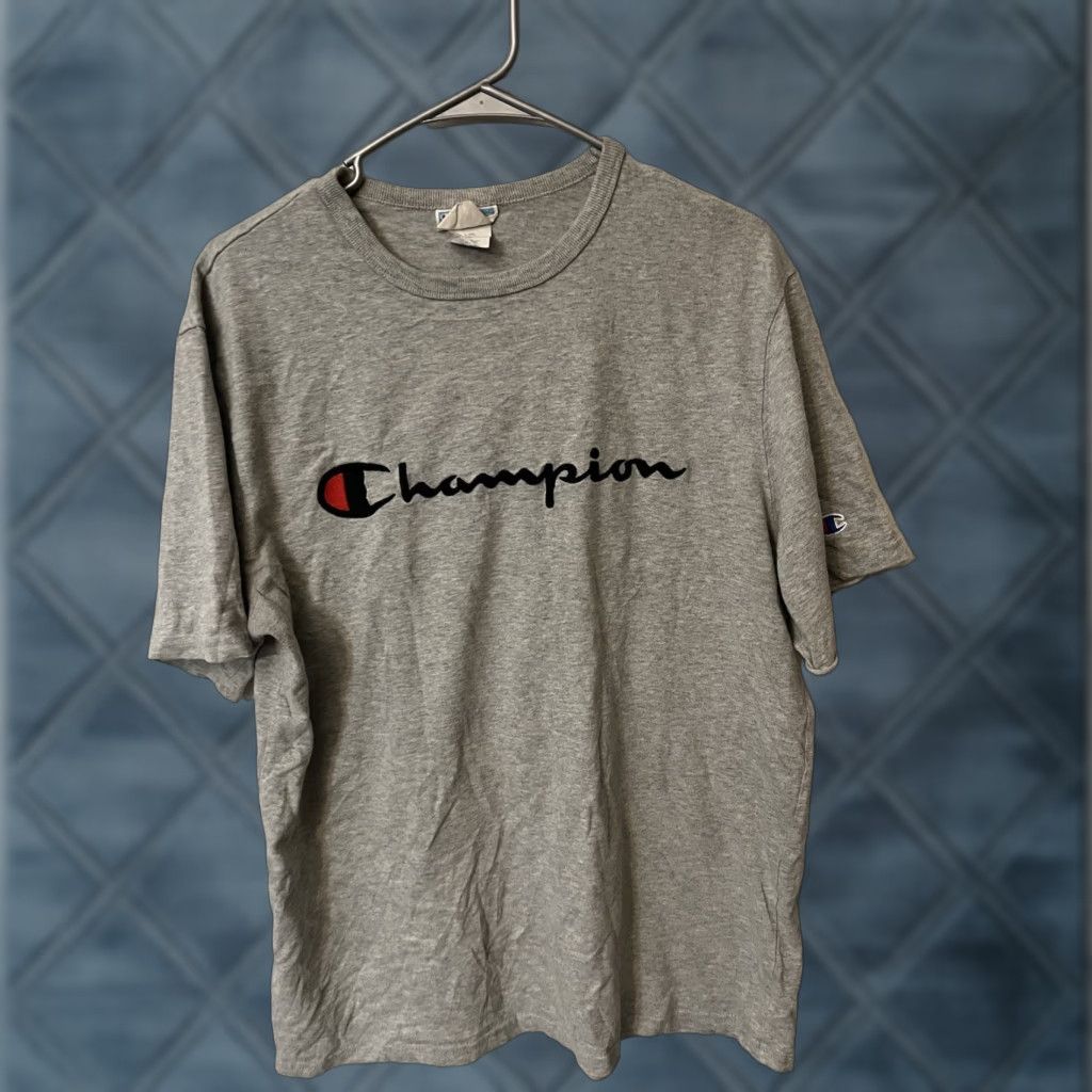 Champion VINTAGE Champion T-shirt Men L Gray Logo Crew Neck Short Sleeve Tee 90s Size US L / EU 52-54 / 3 - 1 Thumbnail