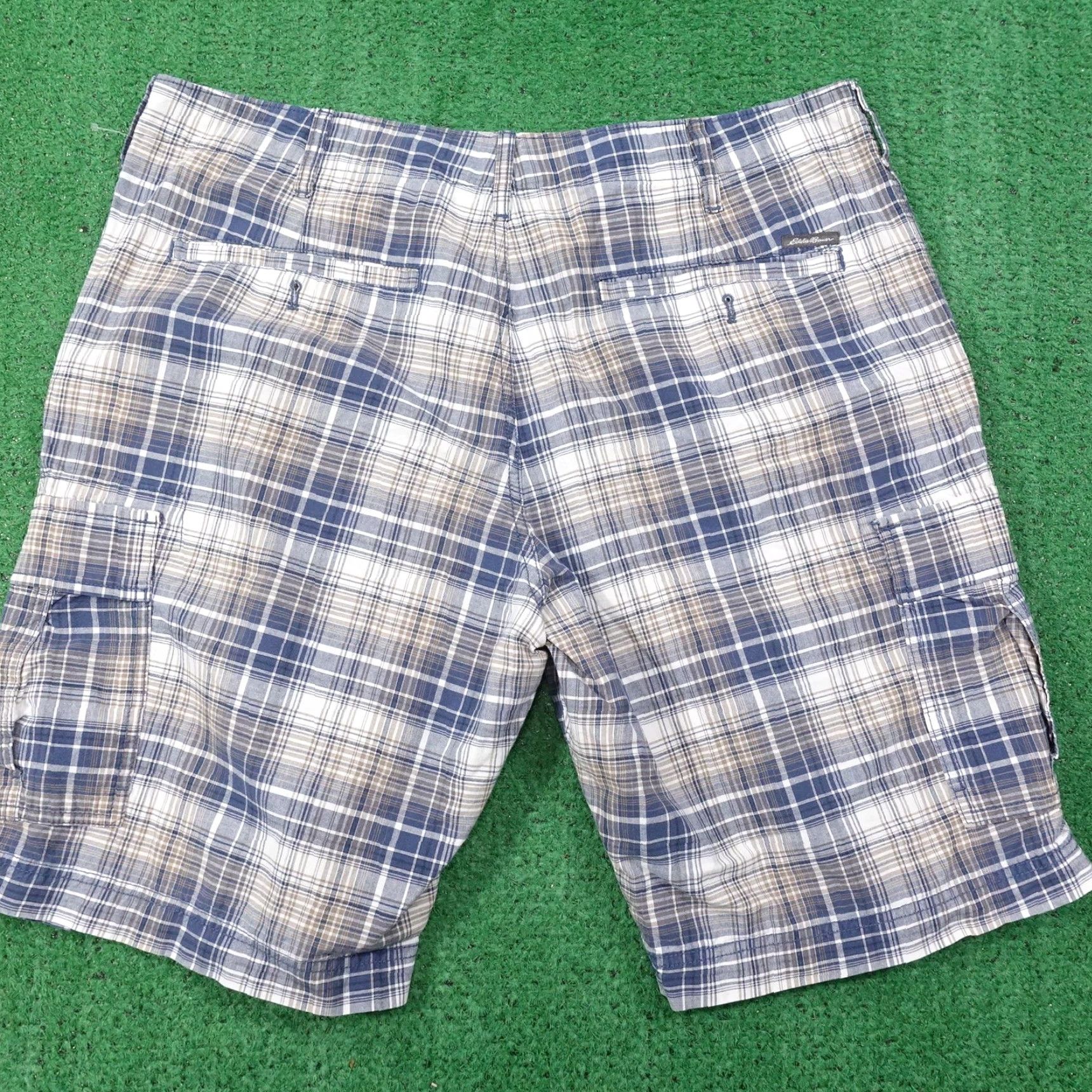 Eddie Bauer Eddie Bauer Shorts Mens 40 Blue Plaid Cargo Relaxed Cotton Canvas 10 Inseam Pockets Zip Front Flat Front Casual Summer Mens Size US 40 / EU 56 - 3 Thumbnail