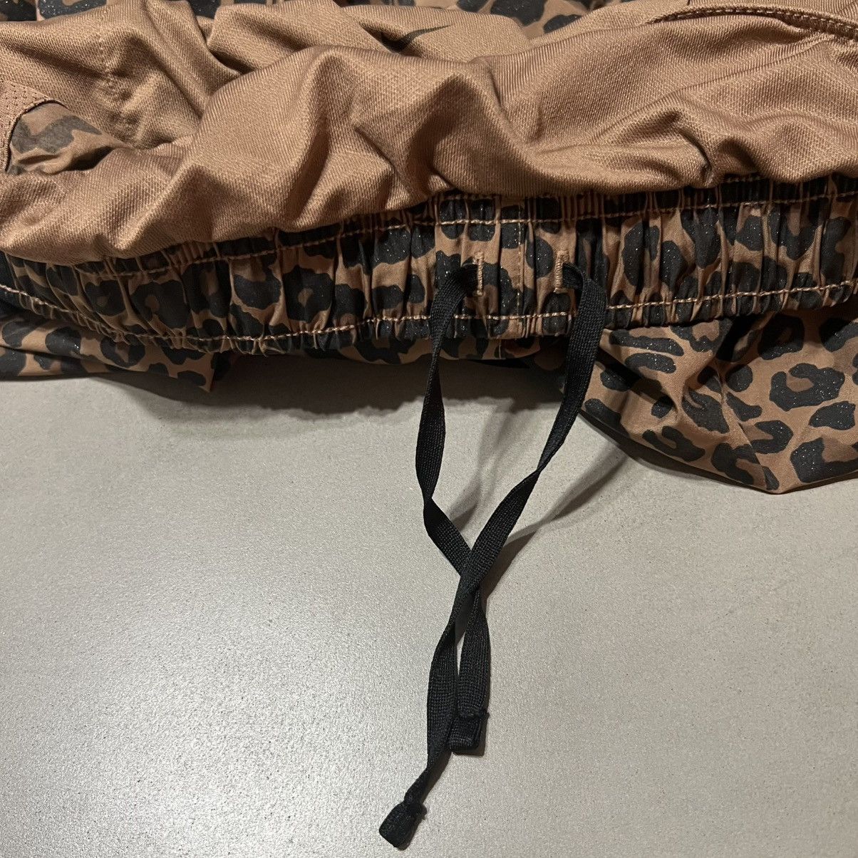 Nike Dri Fit Tempo Leopard Print Shorts SZ M Size 26" / US 2 / IT 38 - 7 Thumbnail