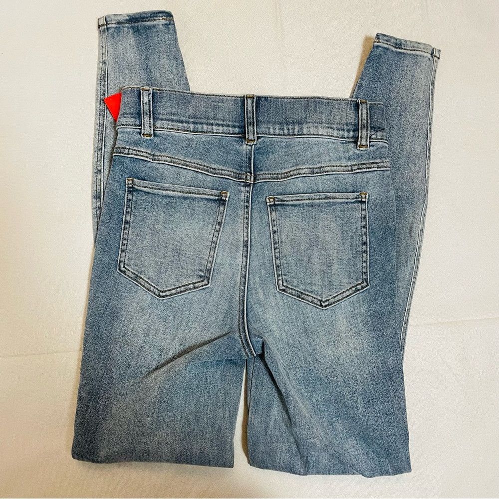 Spanx NWT New $128 Spanx Light Vintage Wash Skinny Jean Size XS Size 26" / US 2 / IT 38 - 7 Thumbnail