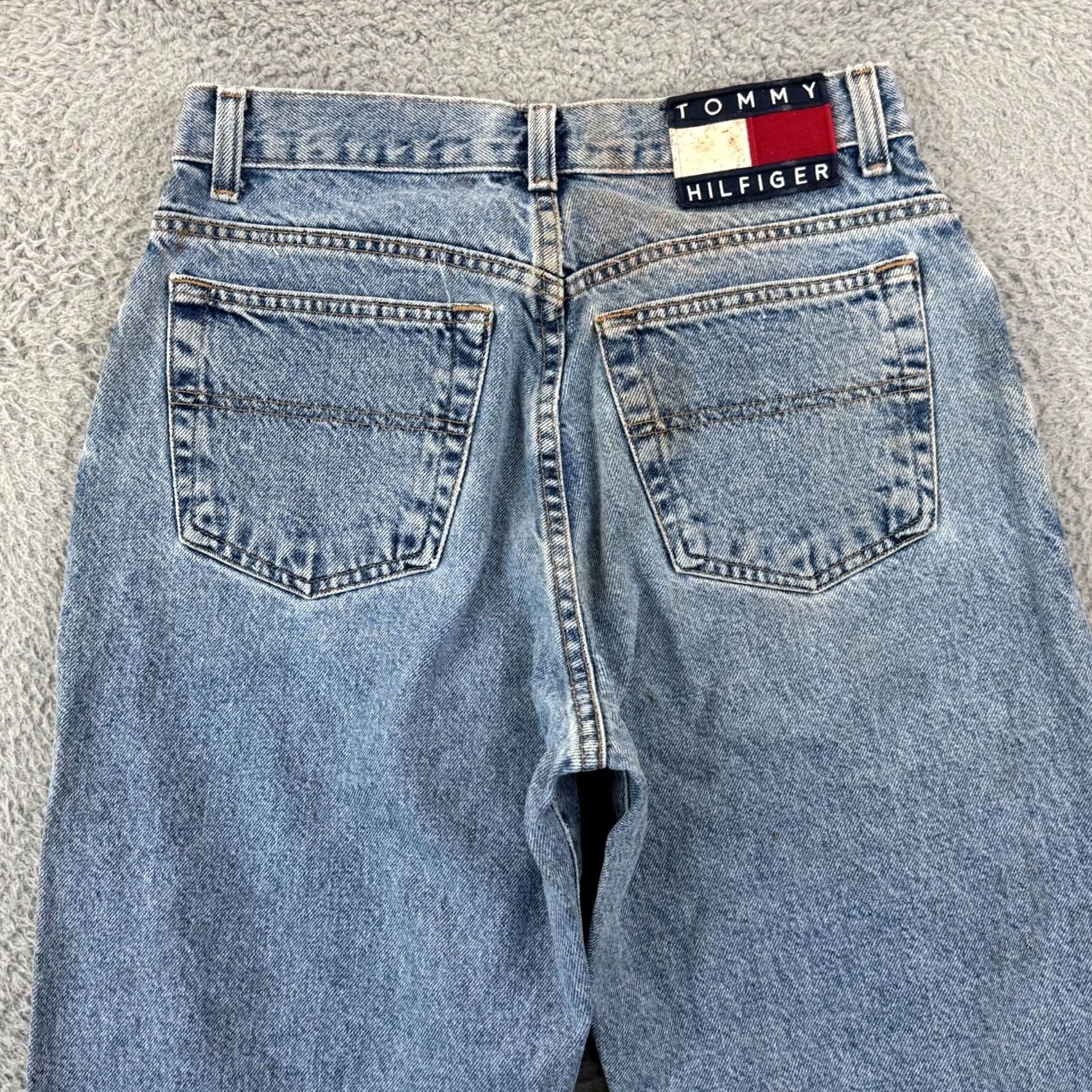 Tommy Hilfiger VINTAGE Tommy Hilfiger Jeans Womens 6 Medium Wash Button 26x30 Denim Loose Y2K City Retro Shoes? Size 28" / US 6 / IT 42 - 6 Thumbnail