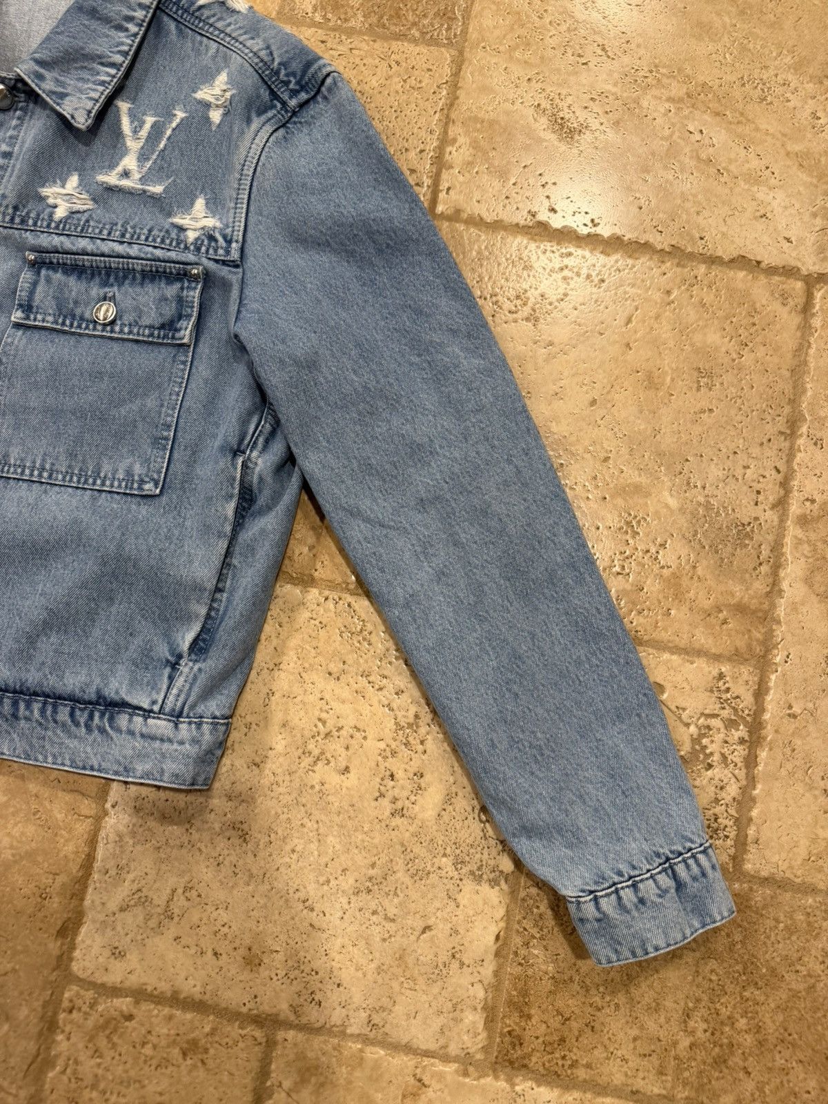 Louis Vuitton Louis Vuitton Frayed Distress Monogram Denim Trucker Jacket Size US XL / EU 56 / 4 - 10 Thumbnail