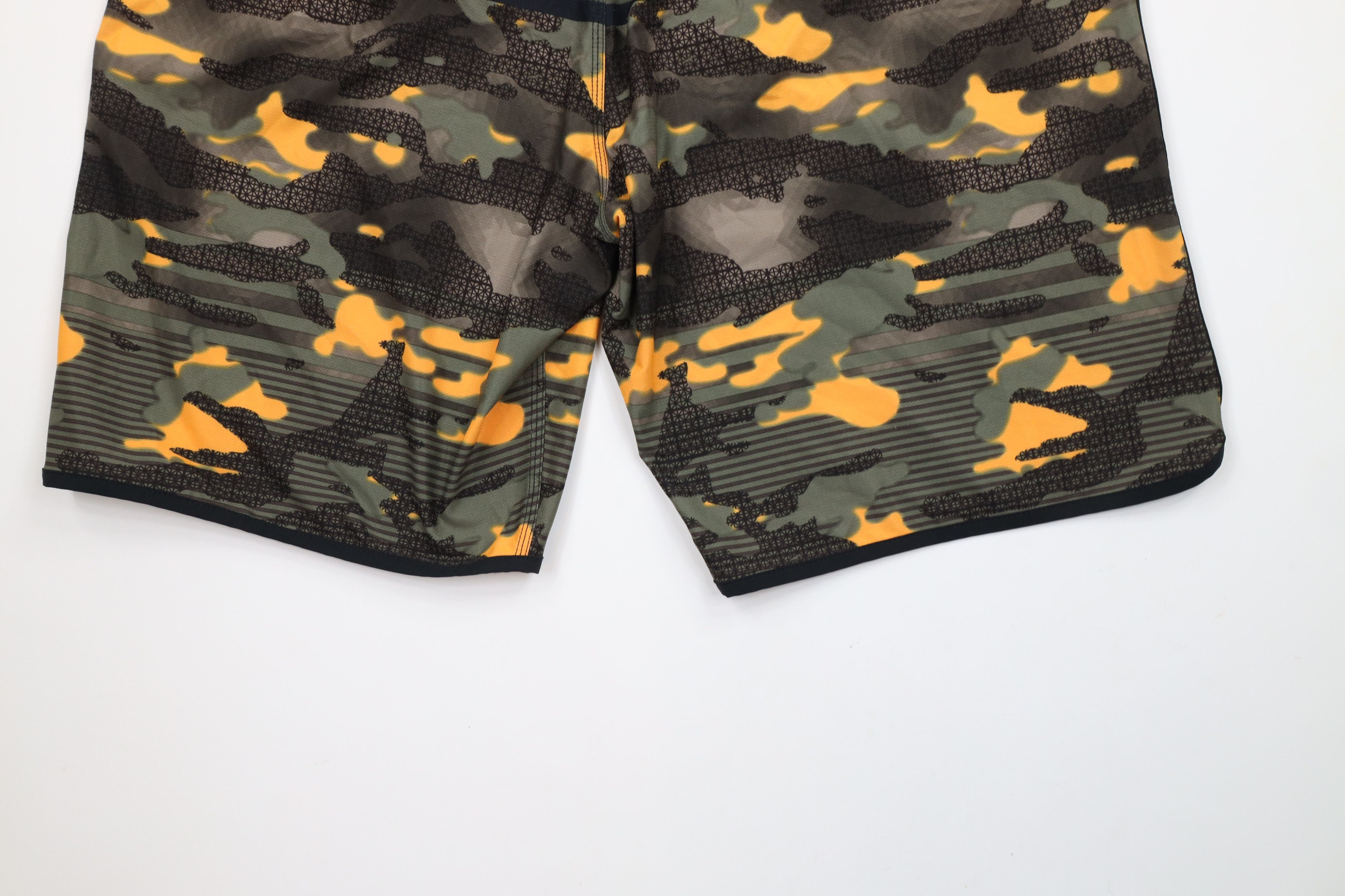 Oakley × Vintage Oakley Camouflage Stretch Hybrid Board Shorts Swimming Size US 38 / EU 54 - 11 Thumbnail
