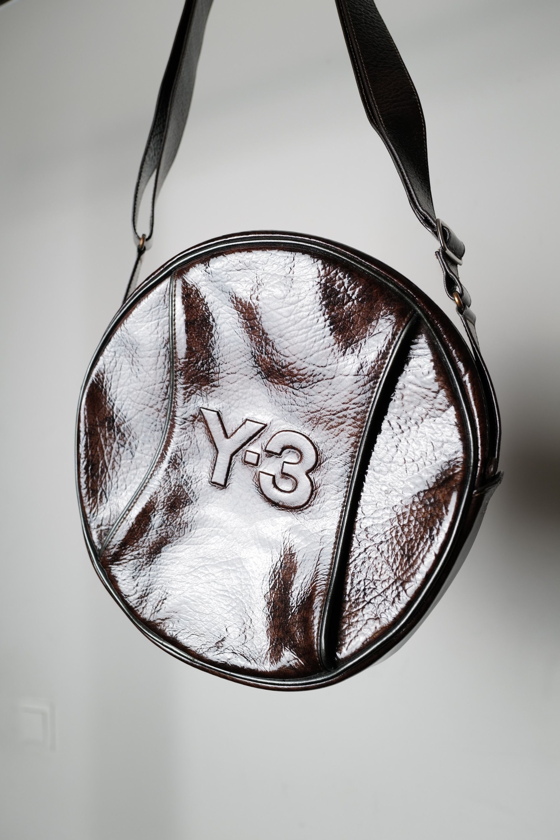 Y-3 Y-3 ROUND LEATHER BAG RARE Size ONE SIZE - 6 Thumbnail