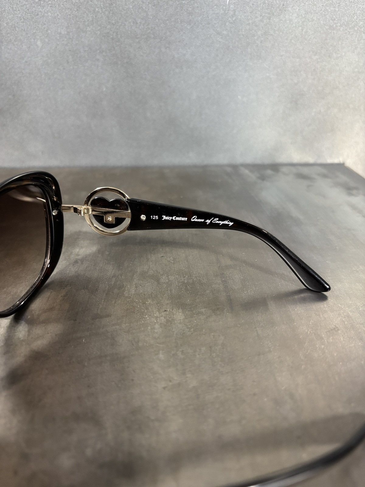 Juicy Couture 2010s Juicy Couture Sunglasses Scarlet Heart Queen of Everyt Size ONE SIZE - 11 Thumbnail